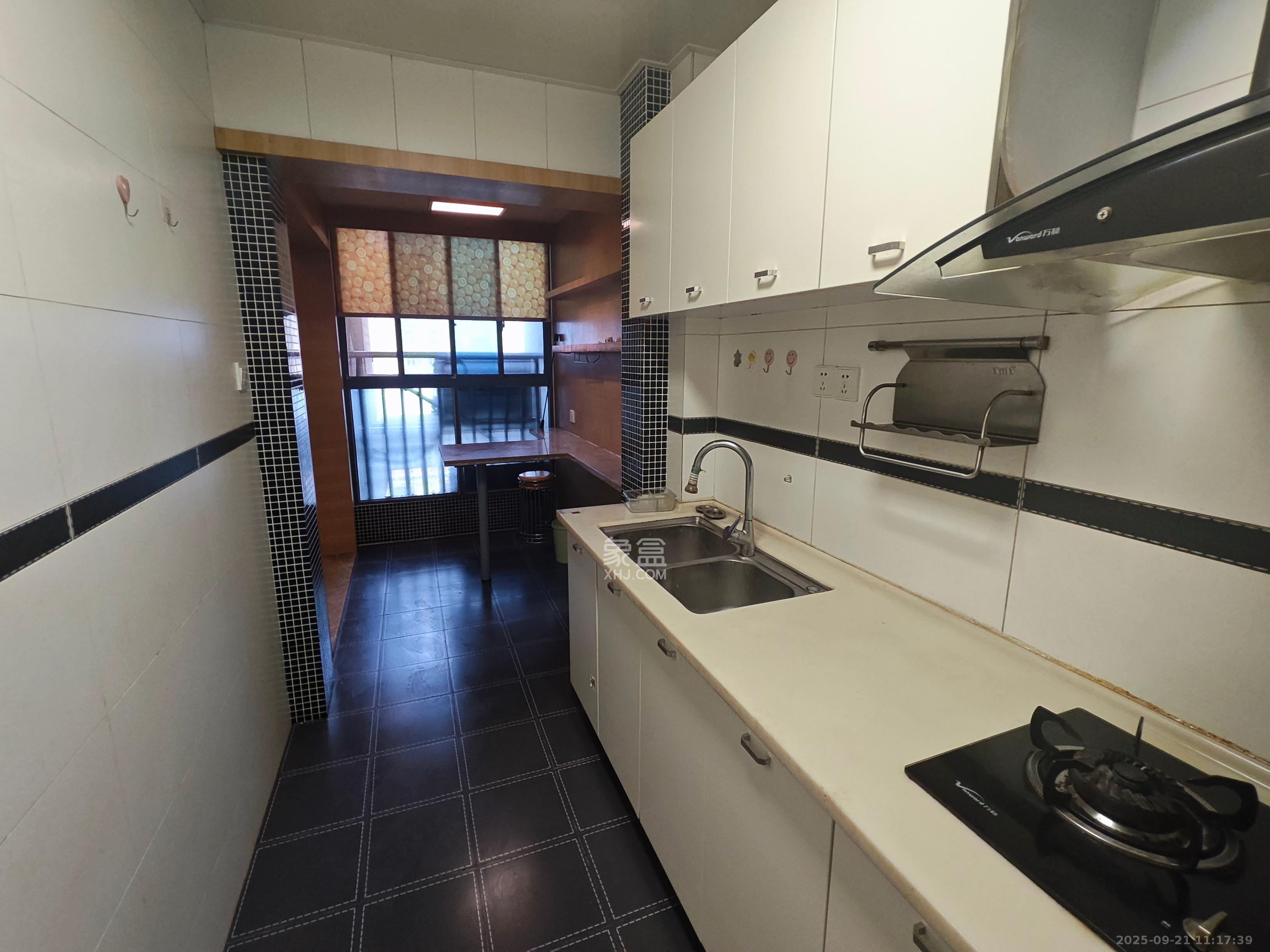 BOBO天下城（CTA财富中心）  1室1厅1卫    1800.0元/月室内图