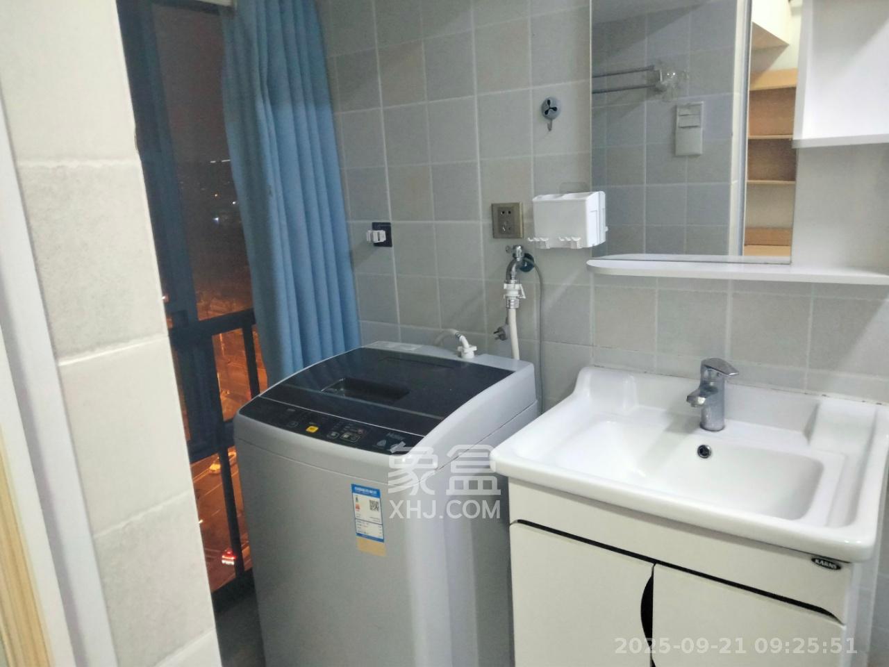 中建芙蓉嘉苑  1室1厅1卫    1200.0元/月室内图