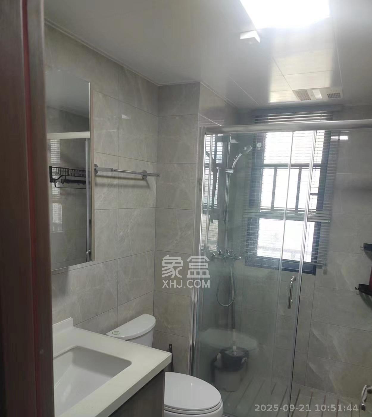 中海阅麓山一期  4室2厅1卫    5000.0元/月室内图