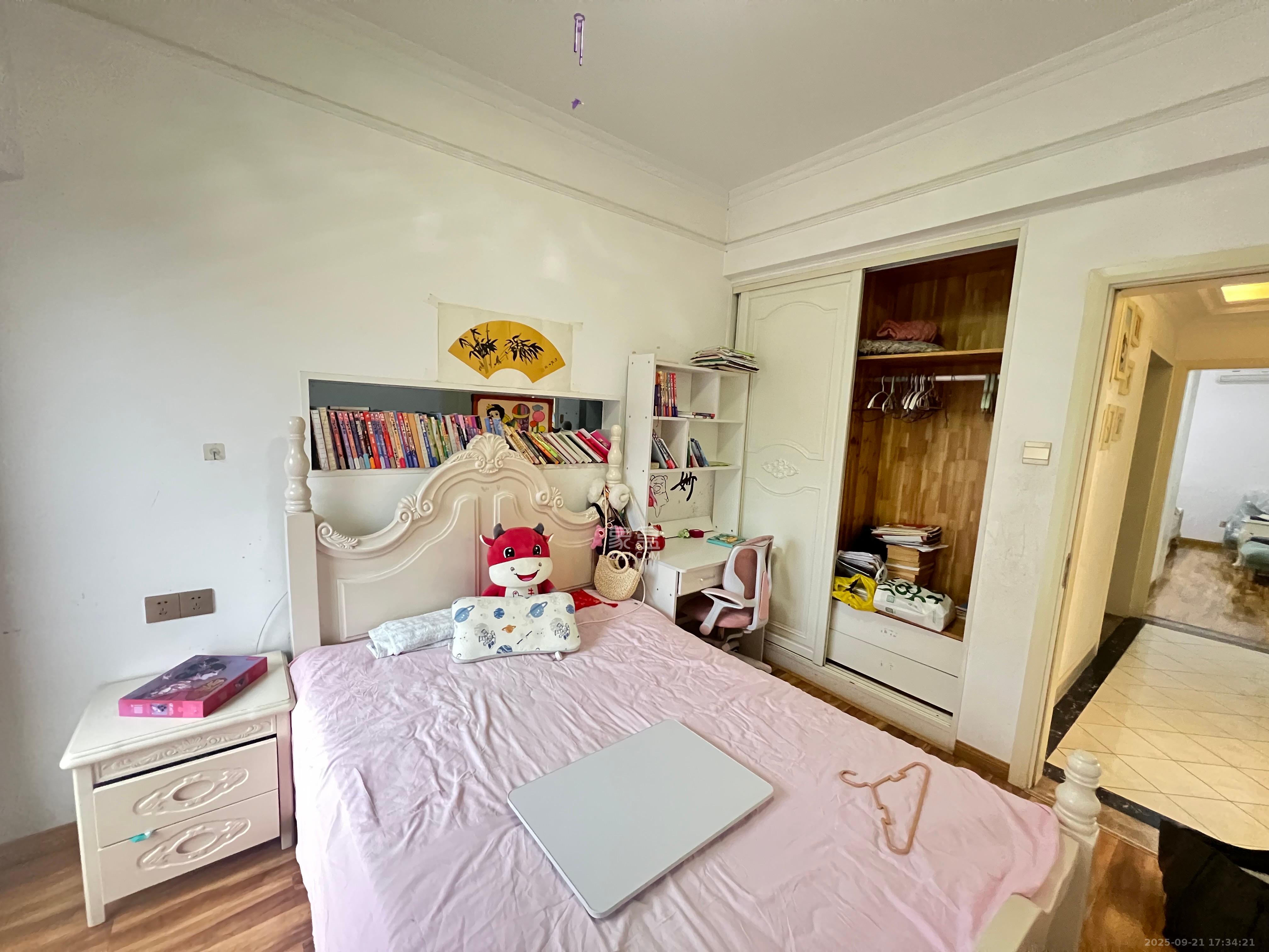 万科魅力之城  3室2厅1卫    2400.0元/月 万科魅力之城  3室2厅1卫    2400.0元/月室内图