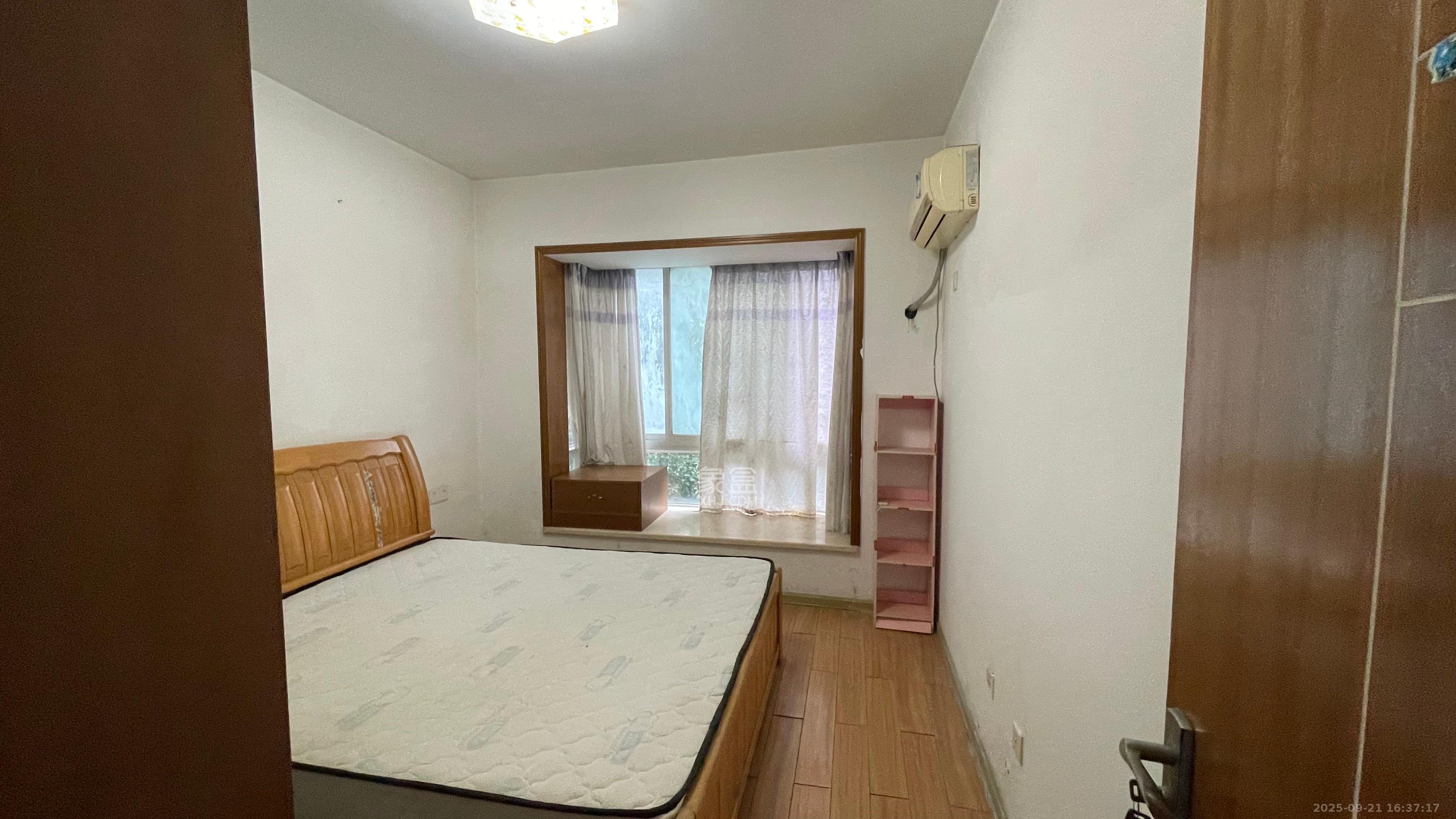 联通小区(瑞丽园) 3室2厅2卫 2100.0元/月 联通小区(瑞丽园) 3室2厅2卫 2100.0元/月室内图