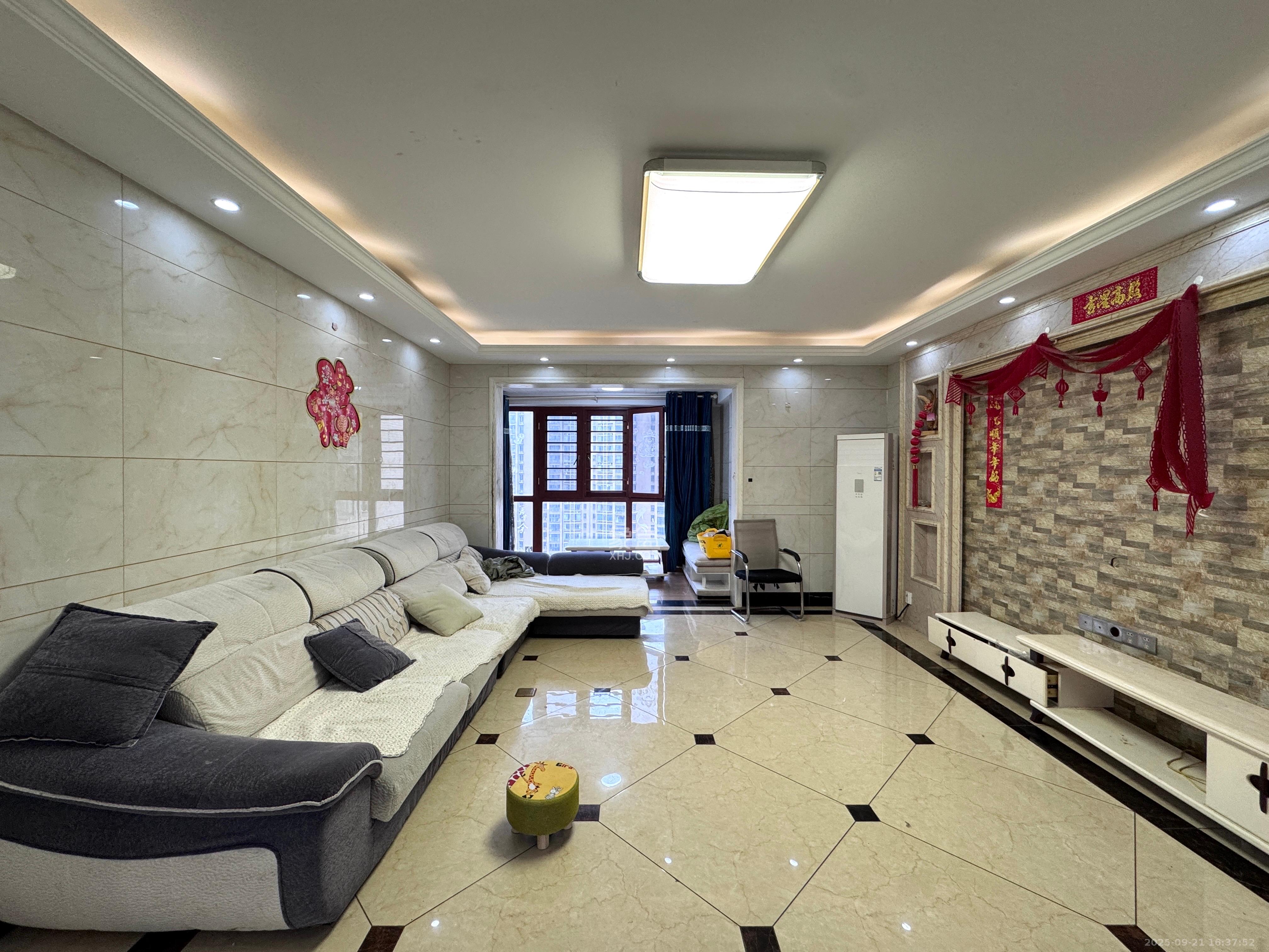 鑫远御文台一期  4室2厅2卫    3500.0元/月 鑫远御文台一期  4室2厅2卫    3500.0元/月