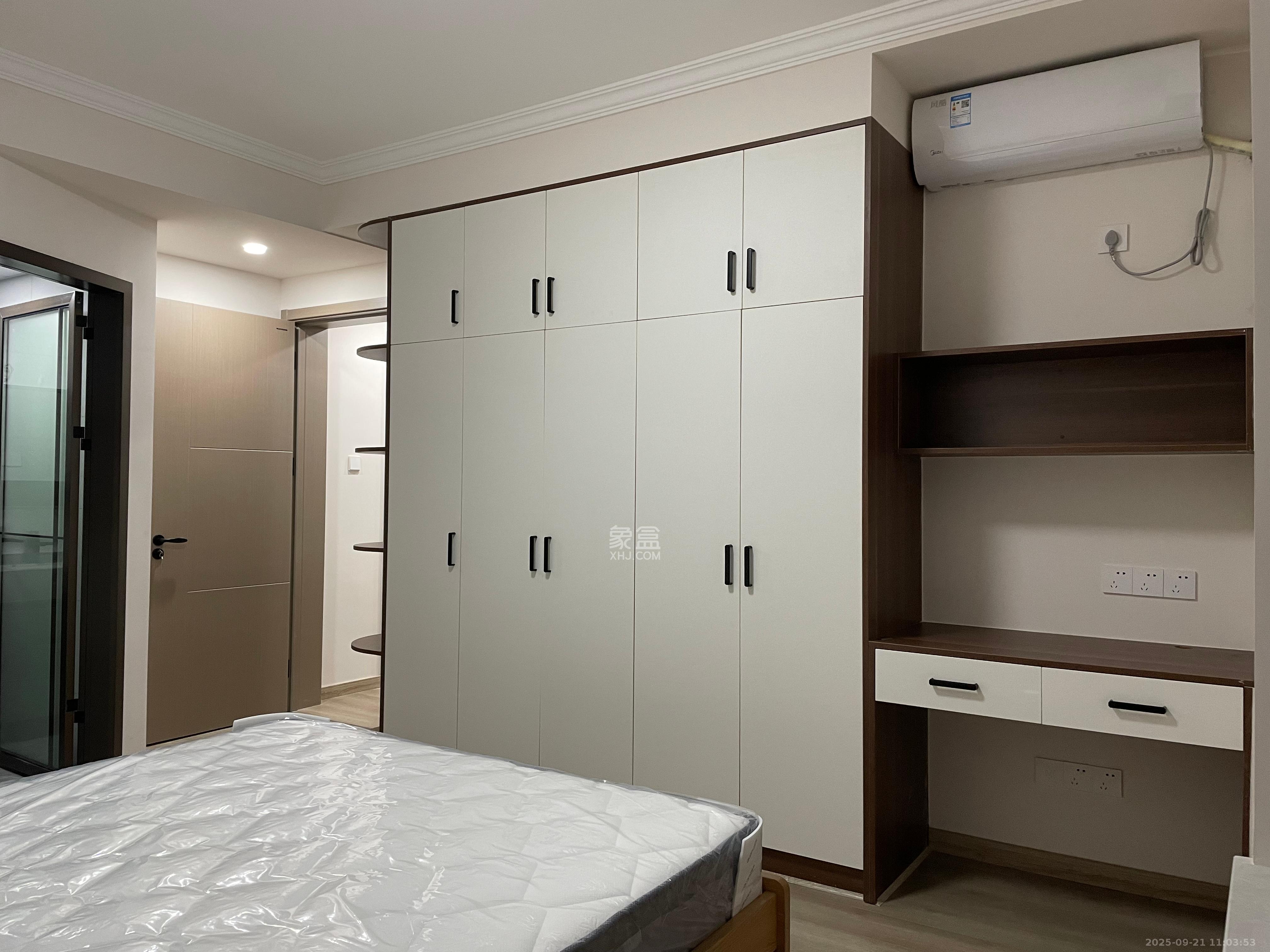 湖湘奥林匹克花园 3室2厅2卫 2700.0元/月 湖湘奥林匹克花园 3室2厅2卫 2700.0元/月室内图