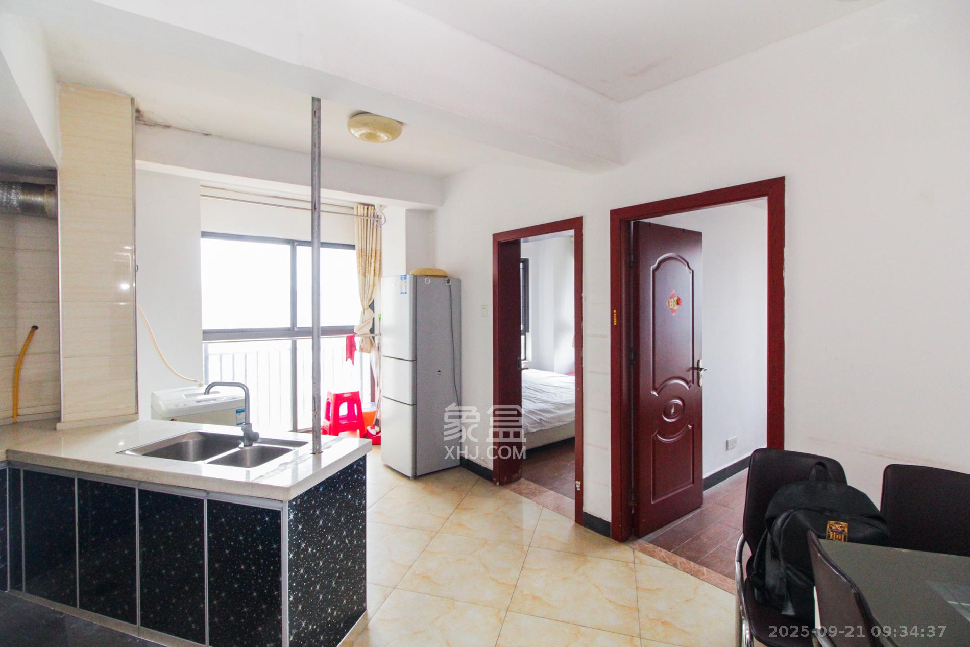 万象美域 2室1厅1卫 1600.0元/月 万象美域 2室1厅1卫 1600.0元/月室内图