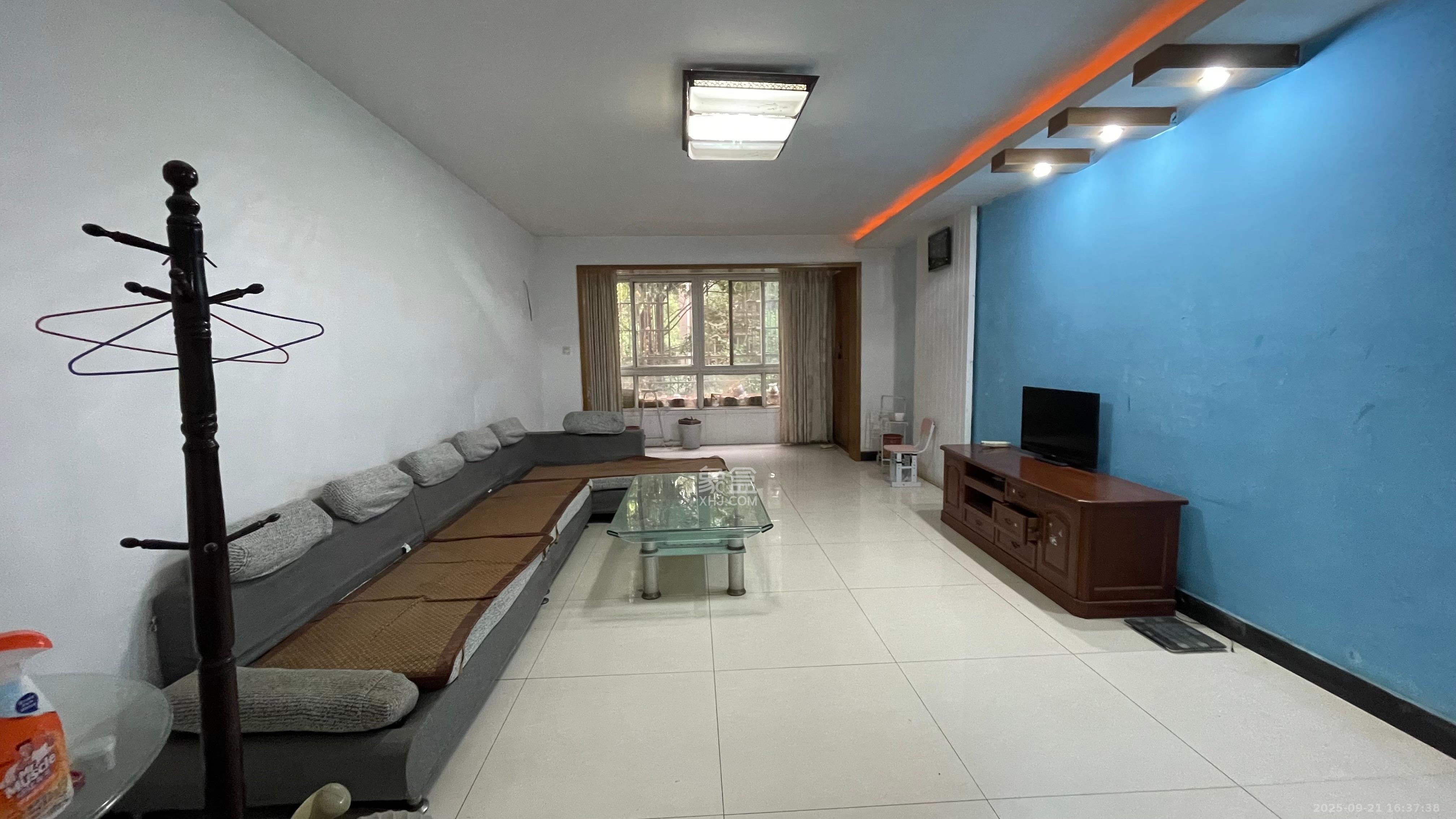 联通小区（瑞丽园）  3室2厅2卫    2100.0元/月室内图