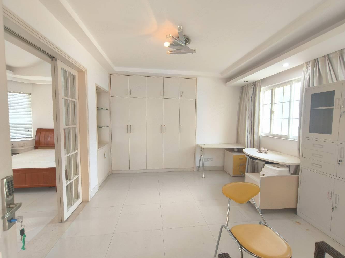 银梦别墅 6室2厅2卫 18000.0元/月 银梦别墅 6室2厅2卫 18000.0元/月小区图