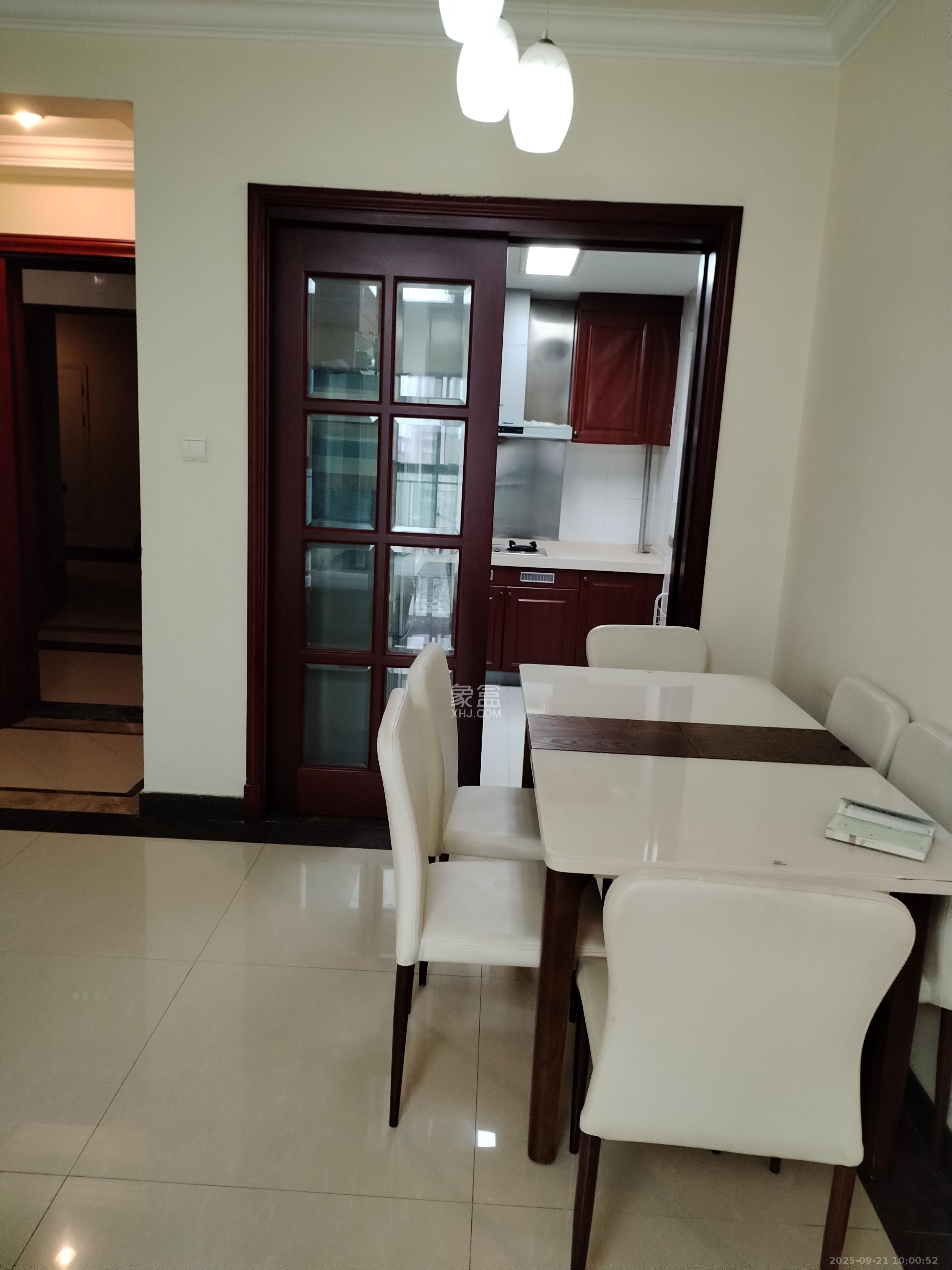 恒大华府  1室2厅1卫    2000.0元/月室内图