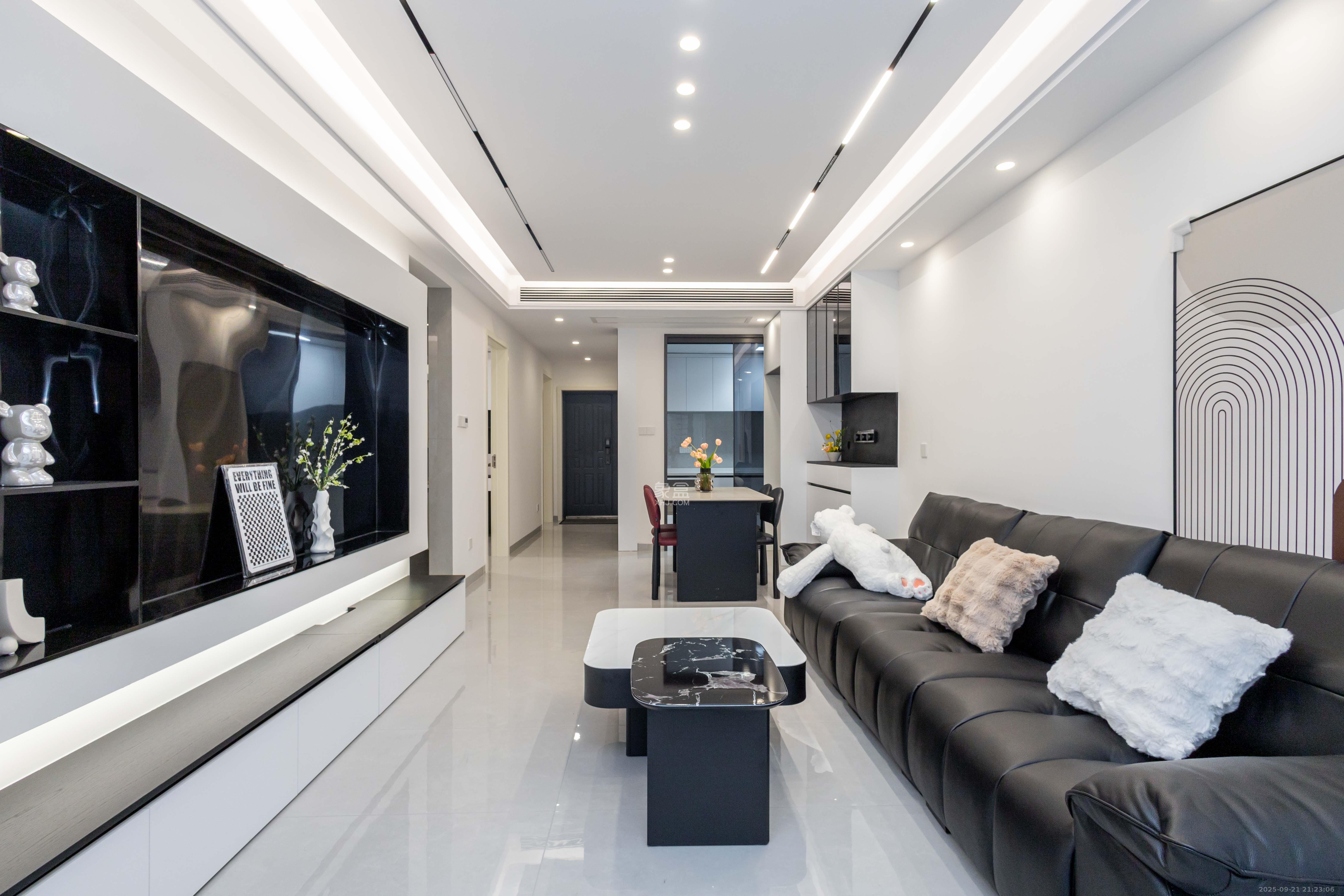 中交中央公园D4区 3室2厅1卫 108.0万 中交中央公园D4区 3室2厅1卫 108.0万客厅