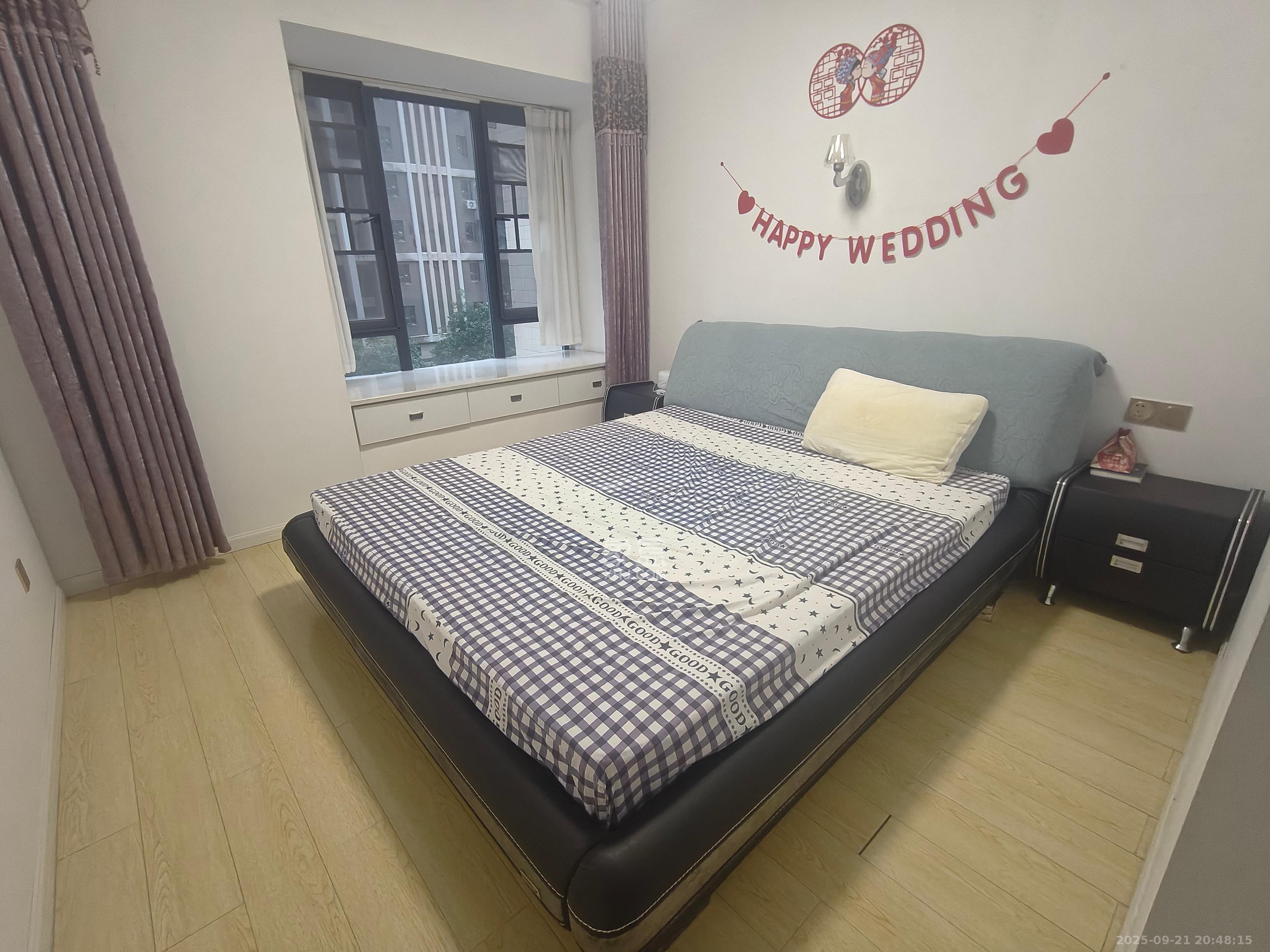 蓝山郡  3室2厅2卫    2500.0元/月室内图