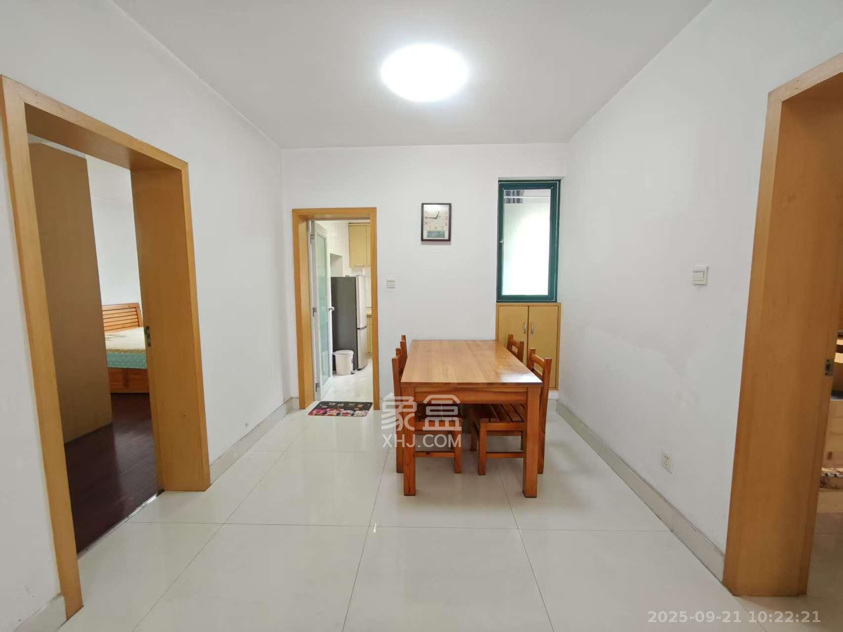 东方新城  3室2厅1卫    2700.0元/月室内图