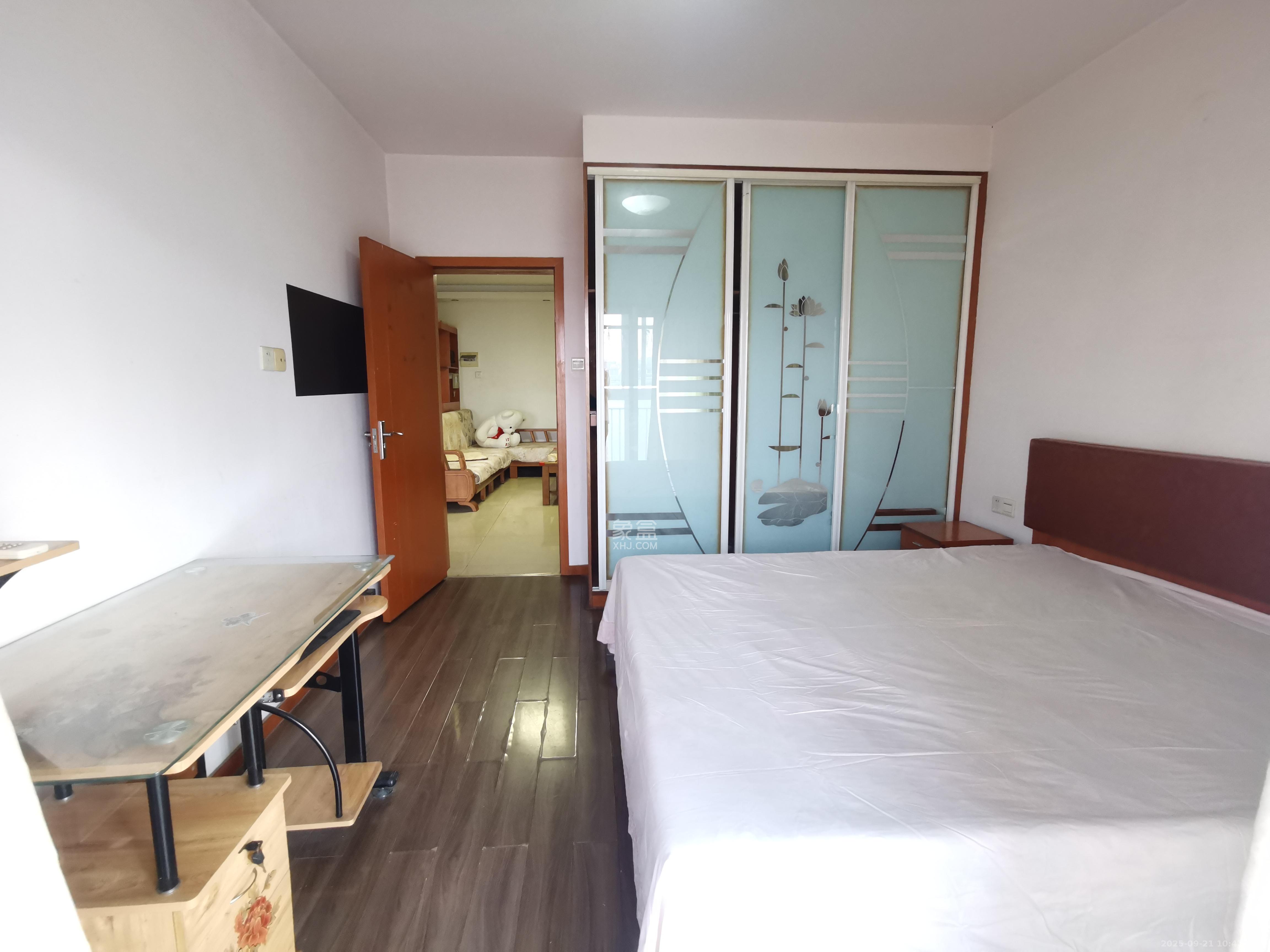 枫林美景 2室2厅1卫 2100.0元/月 枫林美景 2室2厅1卫 2100.0元/月室内图