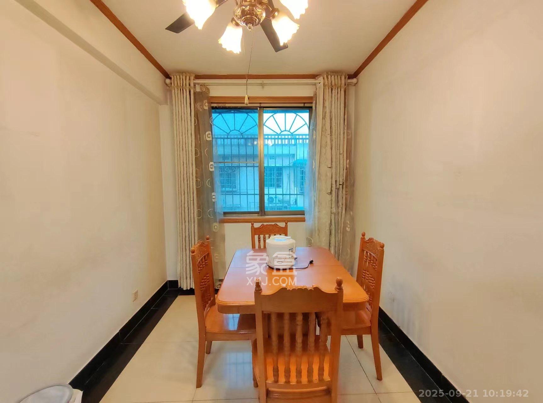 营山佳园 3室1厅1卫 2200.0元/月 营山佳园 3室1厅1卫 2200.0元/月室内图