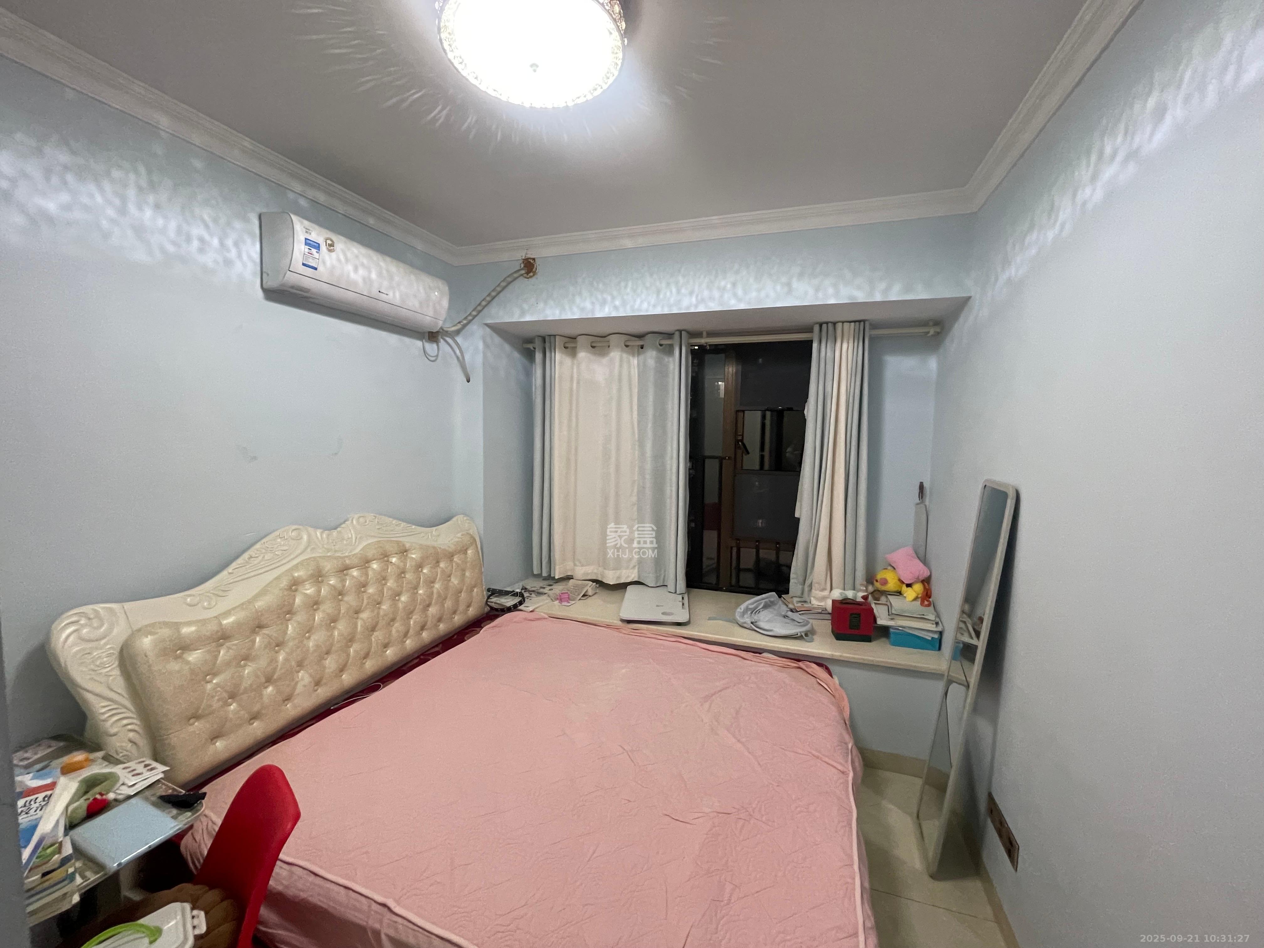 华润凤凰城三期  4室2厅2卫    3500.0元/月室内图