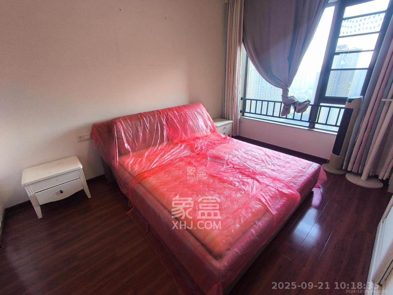 珠江郦城薰衣道 3室2厅2卫 3200.0元/月 珠江郦城薰衣道 3室2厅2卫 3200.0元/月室内图