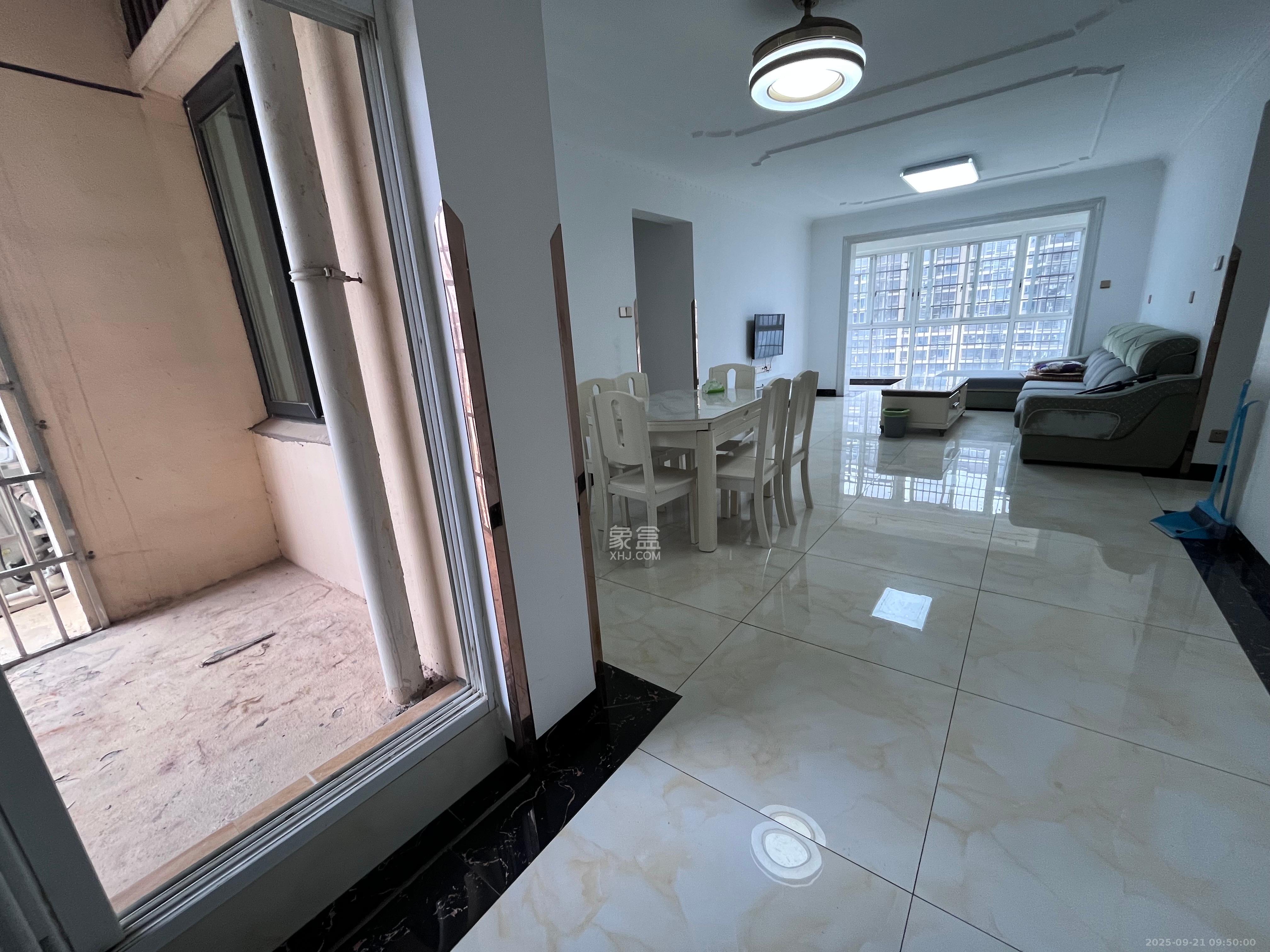 桥头家苑一期  3室2厅2卫    2300.0元/月 桥头家苑一期  3室2厅2卫    2300.0元/月室内图