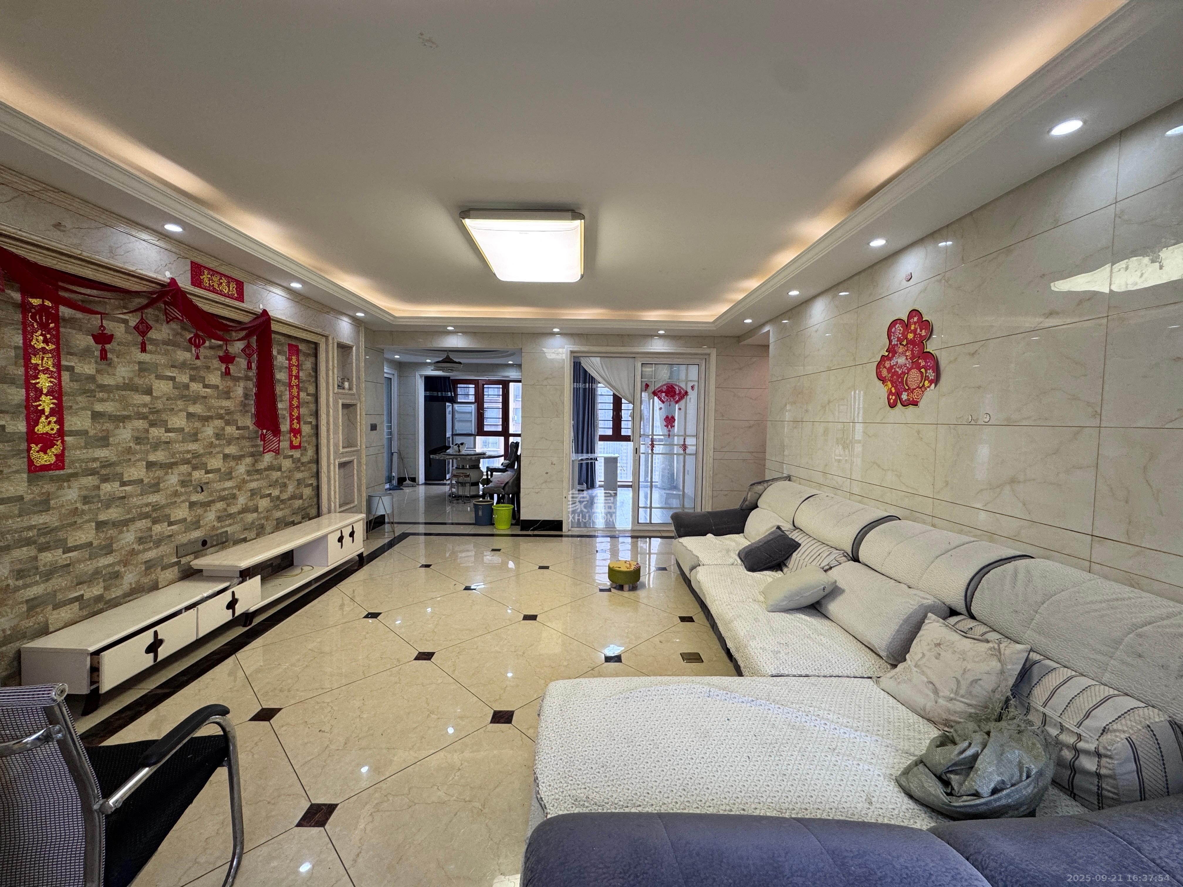 鑫远御文台一期  4室2厅2卫    3500.0元/月室内图