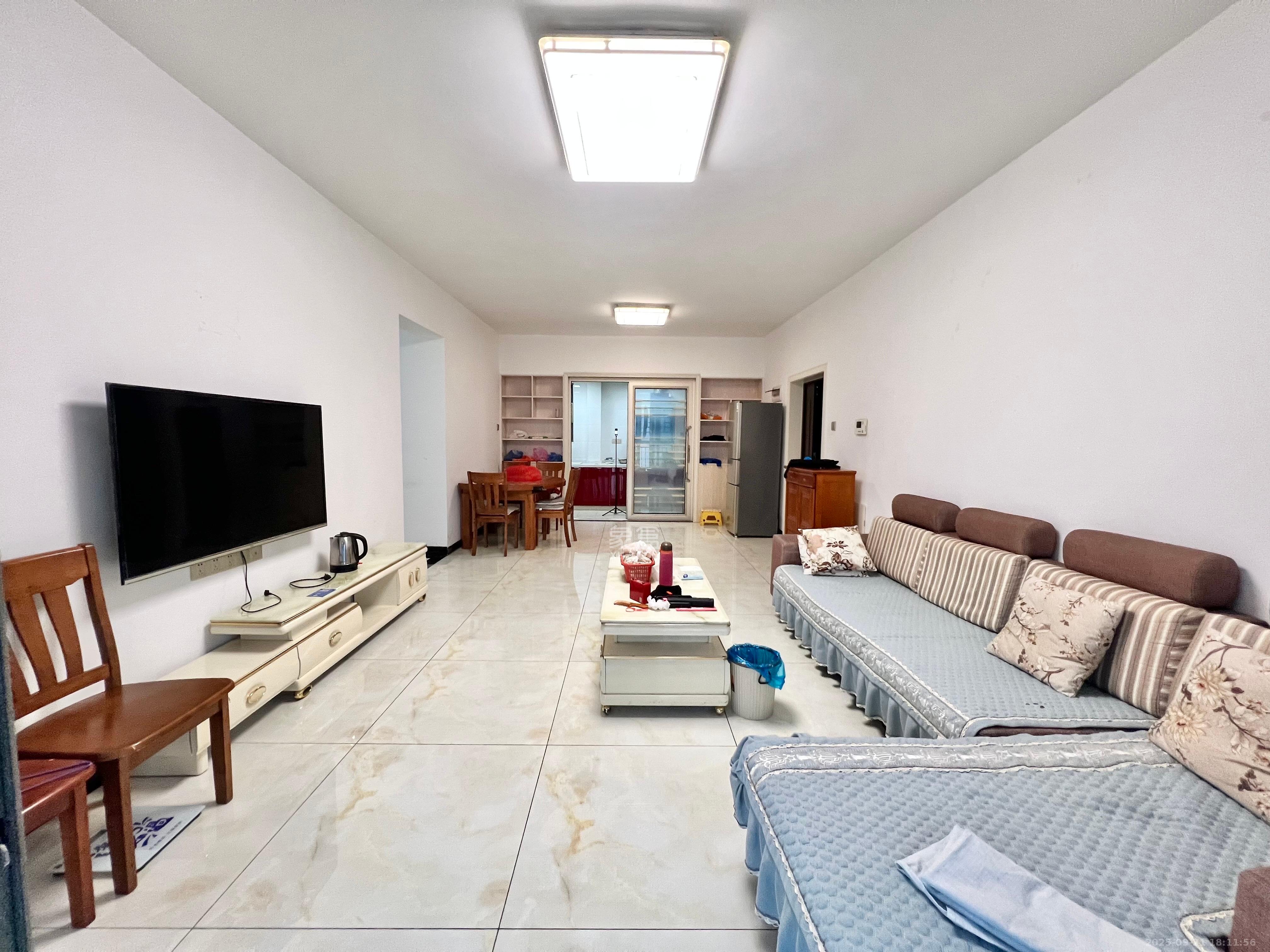 富兴嘉城(富兴汇中央)  3室2厅2卫    2500.0元/月 富兴嘉城(富兴汇中央)  3室2厅2卫    2500.0元/月