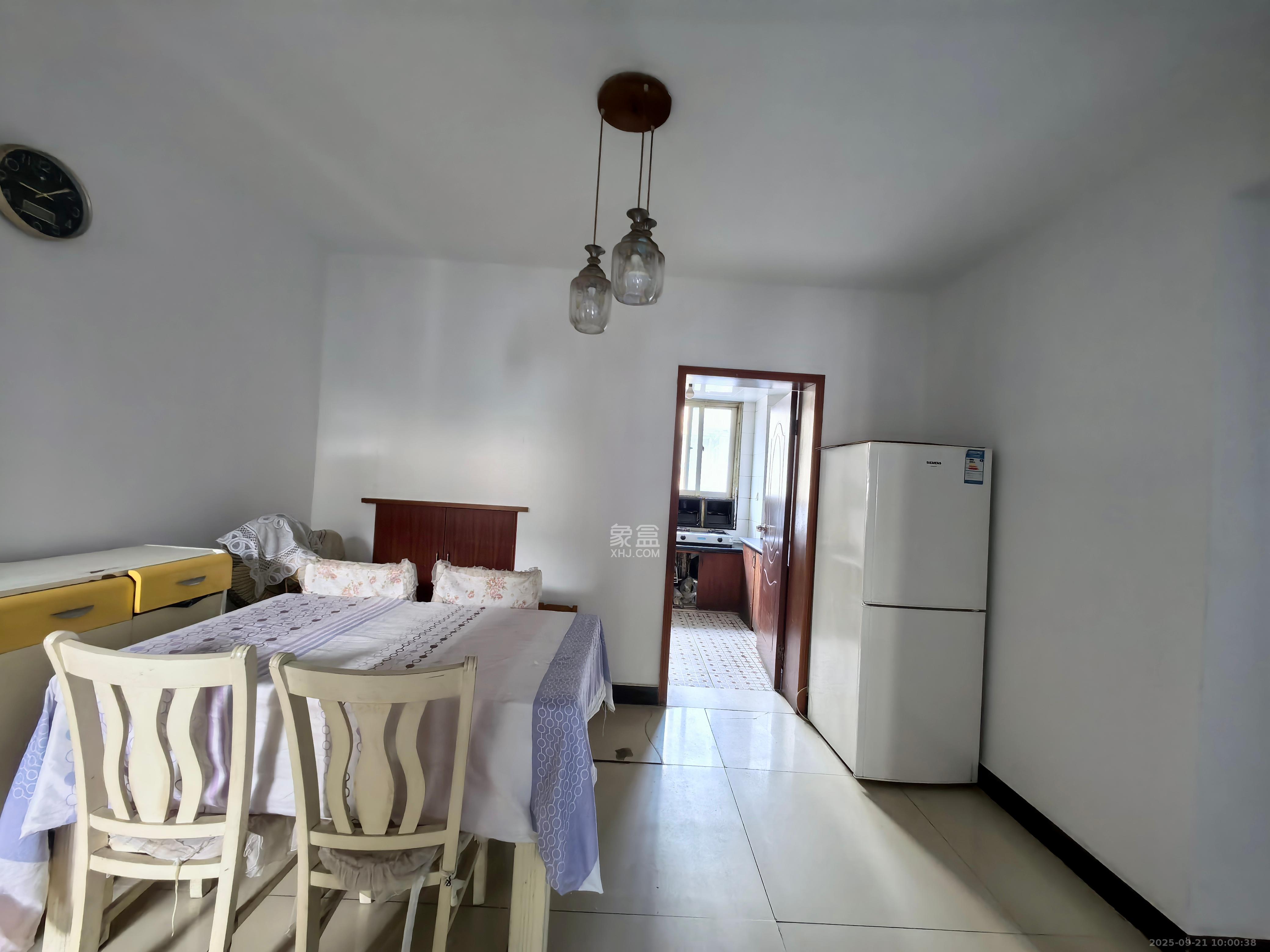 咸嘉花园 3室2厅2卫 1500.0元/月 咸嘉花园 3室2厅2卫 1500.0元/月室内图