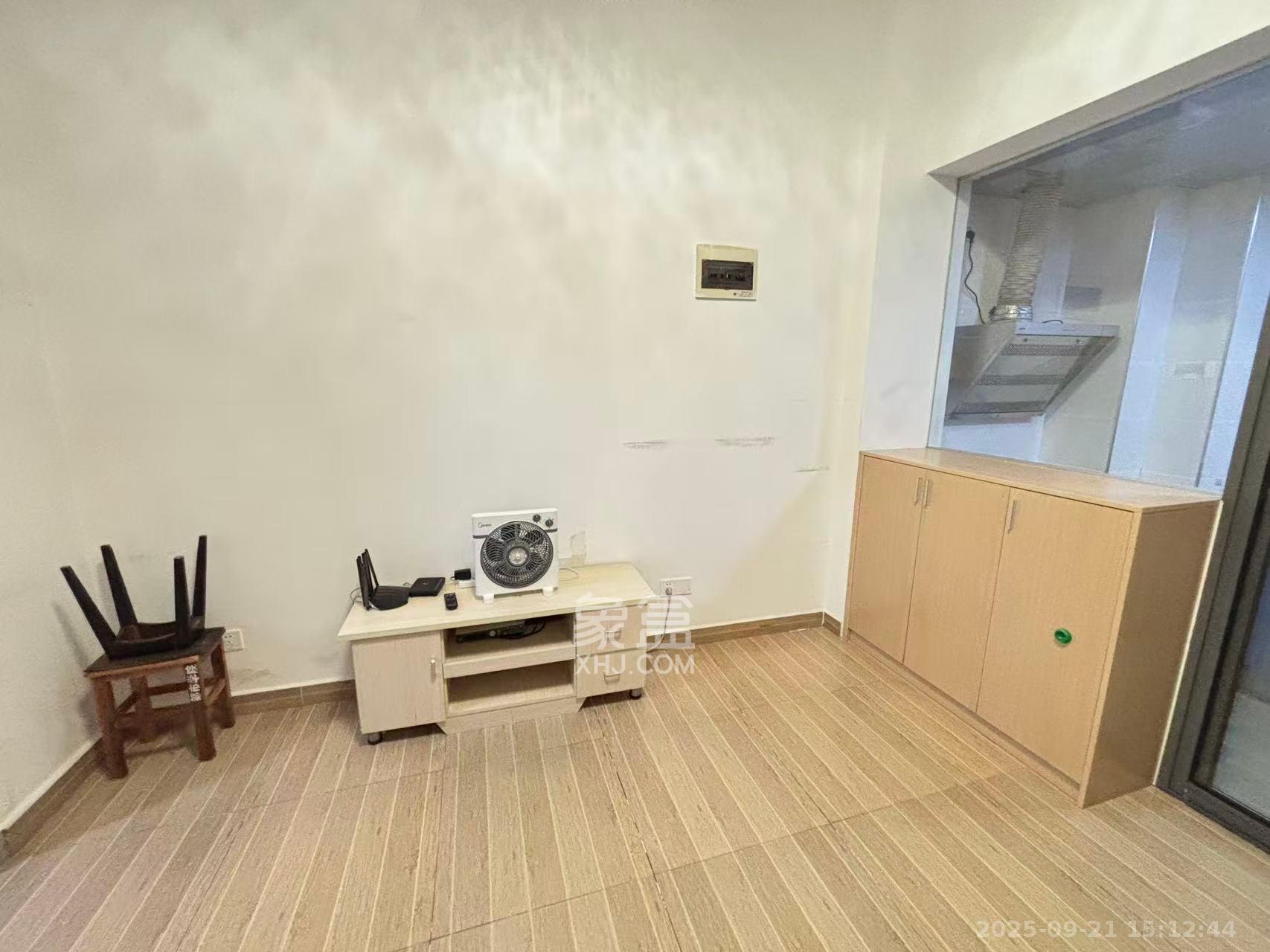 鑫远湘府逸园  1室1厅1卫    1400.0元/月室内图