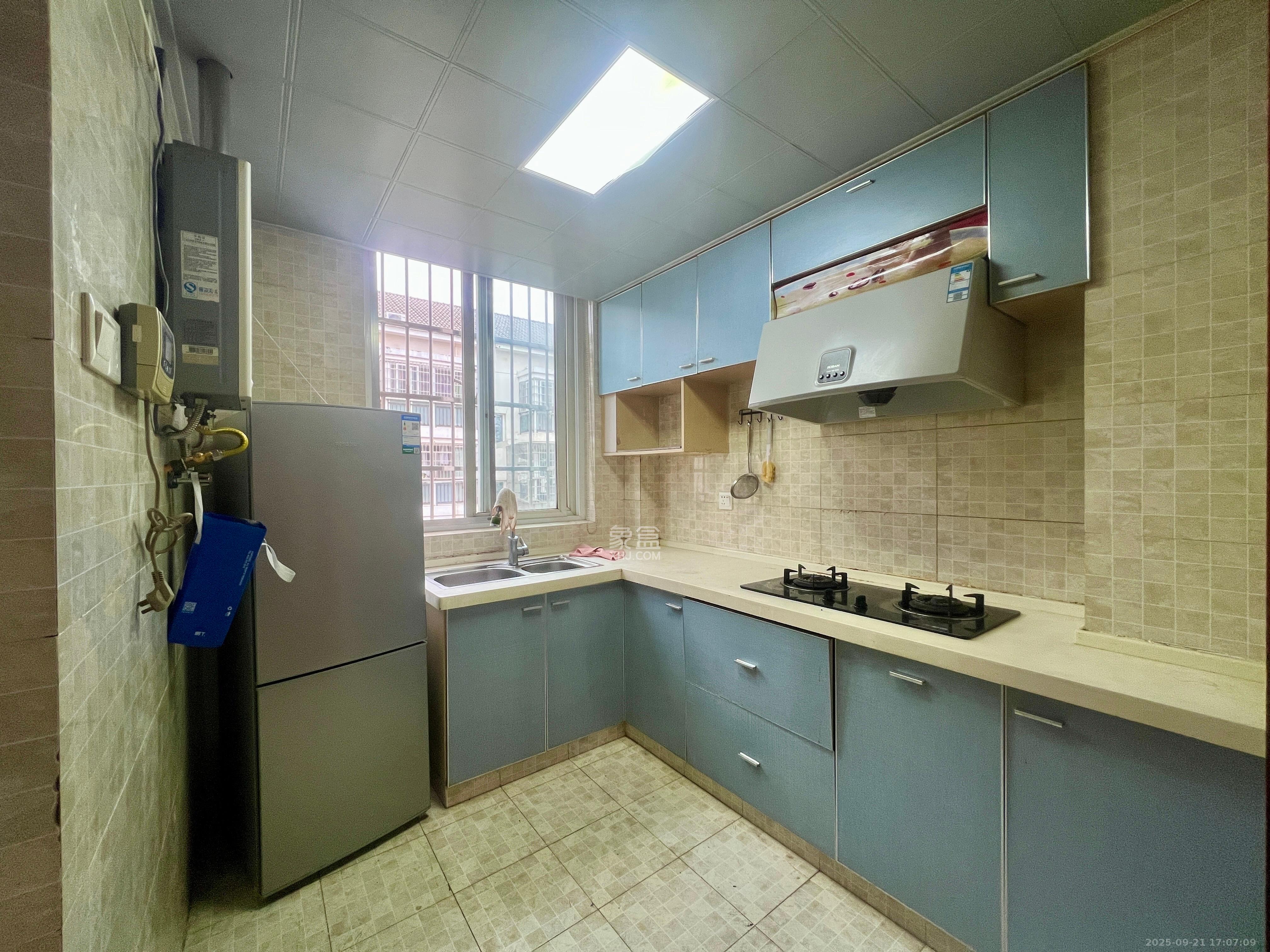 东方名都百草园 2室2厅1卫 1500.0元/月 东方名都百草园 2室2厅1卫 1500.0元/月室内图