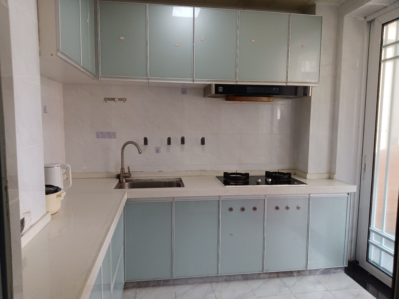 傍海小区 3室2厅1卫 2900.0元/月 傍海小区 3室2厅1卫 2900.0元/月室内图