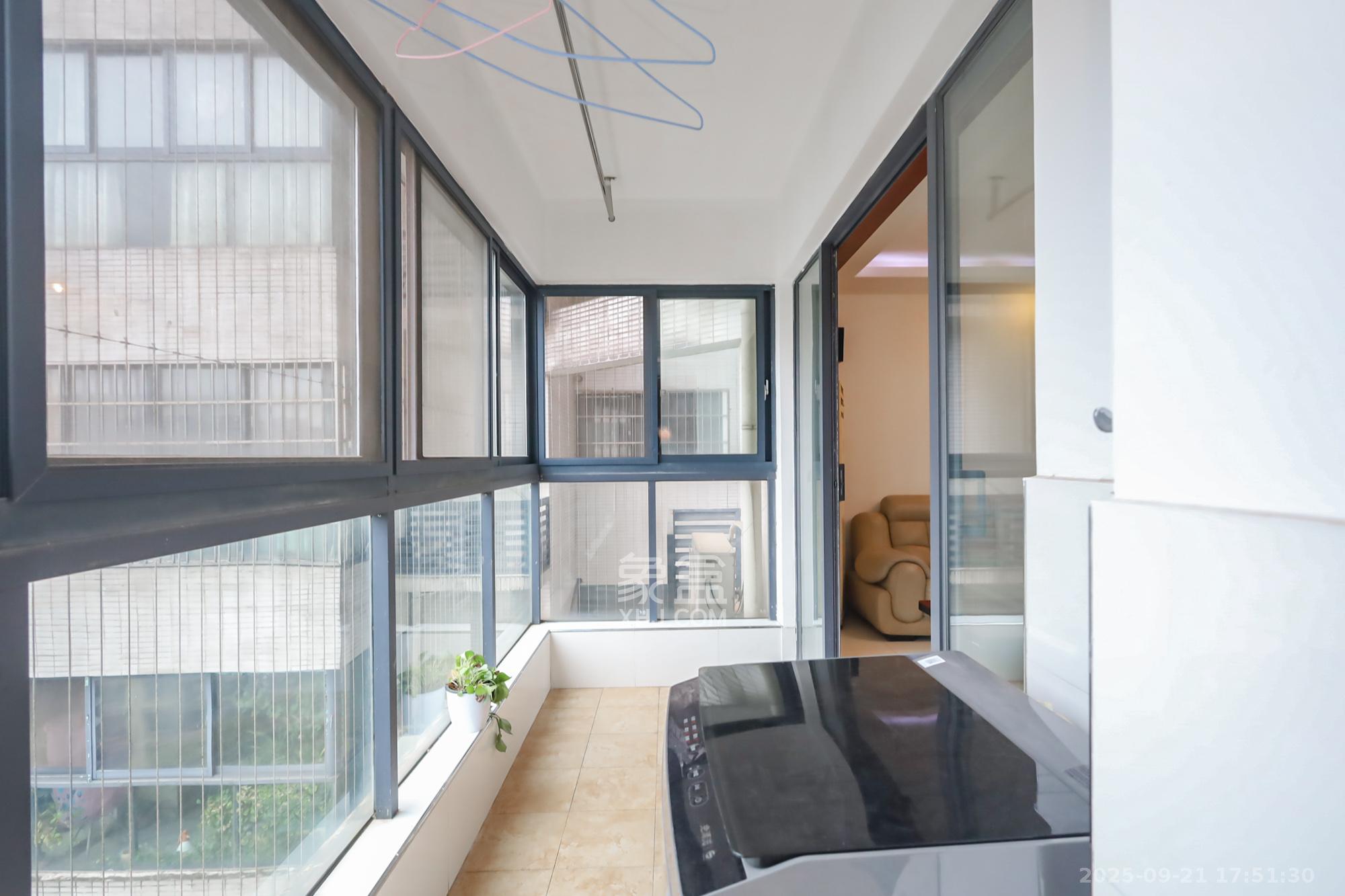 景秀江山  3室2厅2卫    149.5万阳台