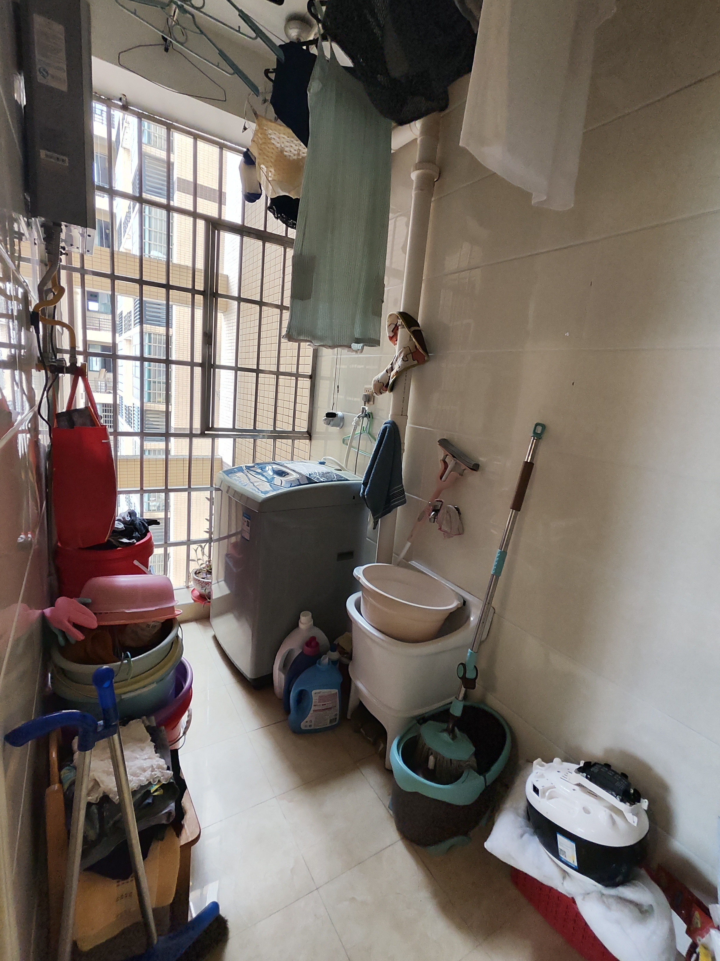 上尚城  3室2厅1卫    99.8万 上尚城  3室2厅1卫    99.8万客厅