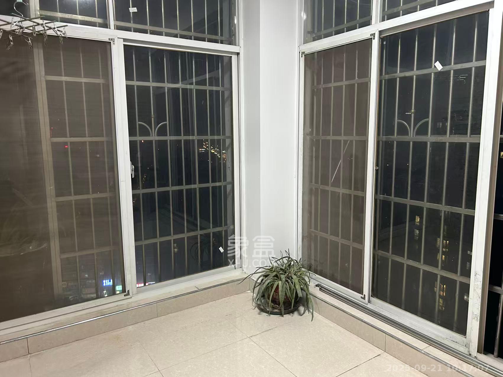 筑梦园 4室2厅2卫 2600.0元/月 筑梦园 4室2厅2卫 2600.0元/月室内图