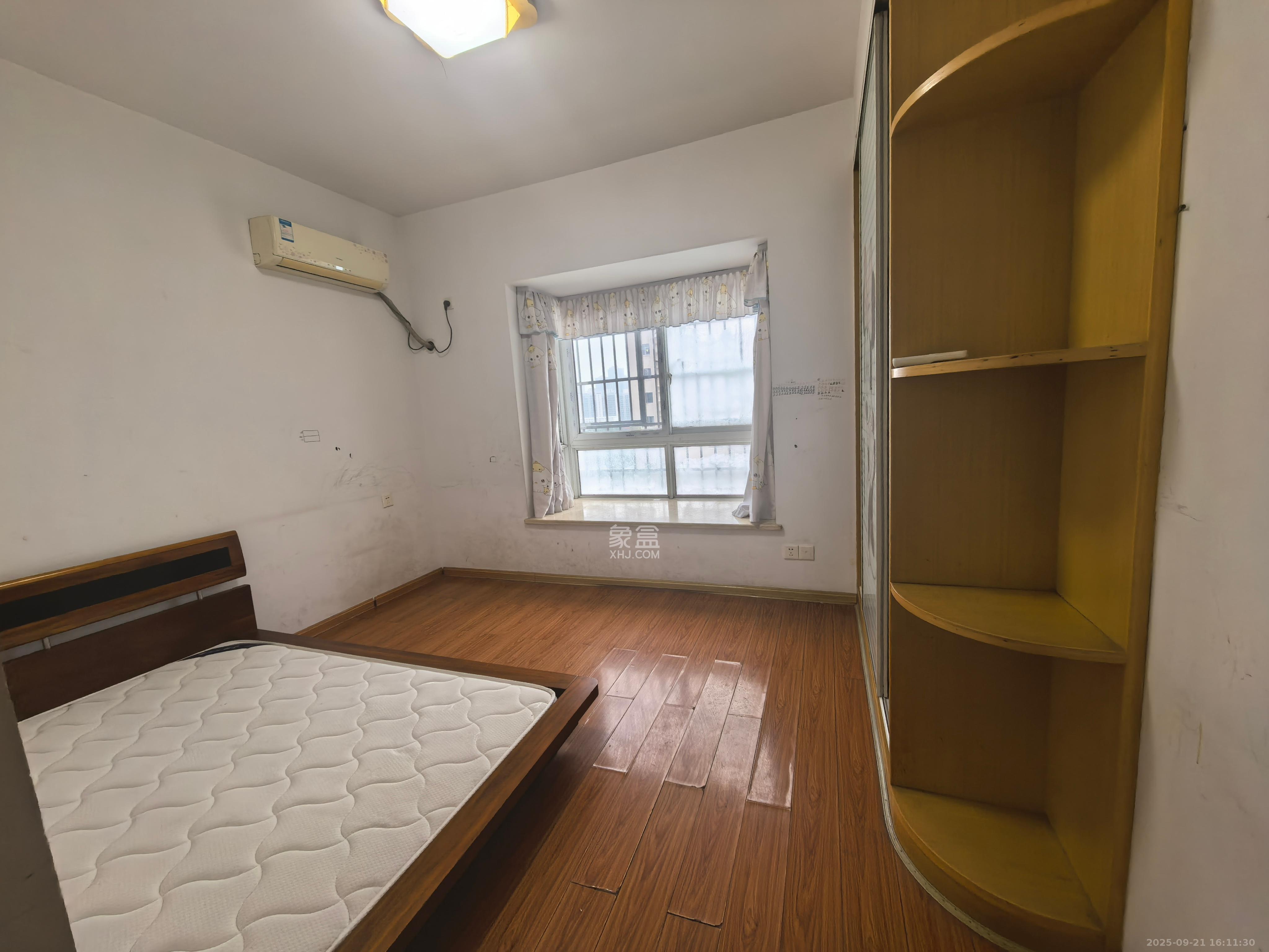 万丽景园  1室2厅2卫    1900.0元/月室内图