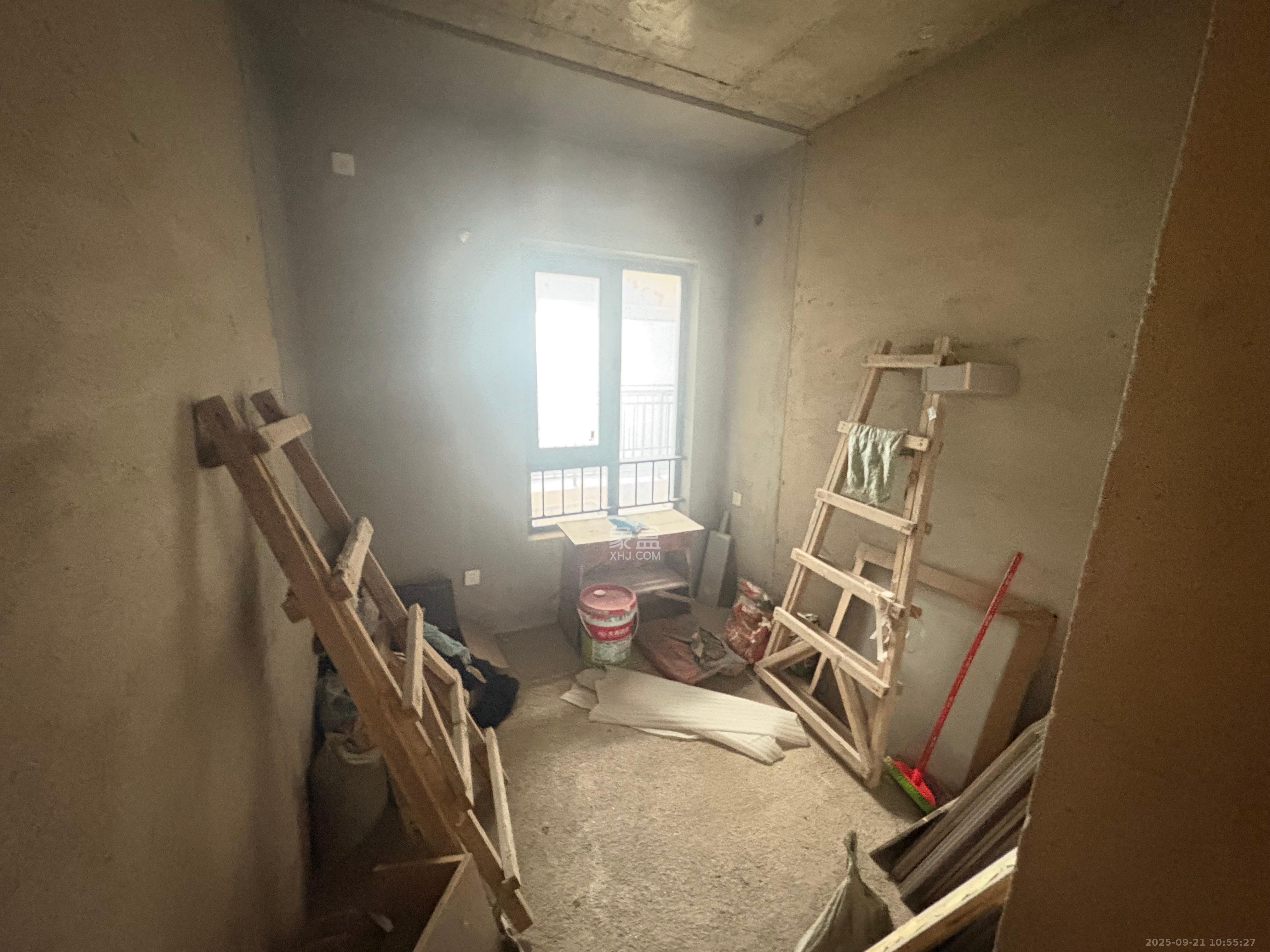 荣盛城 4室2厅2卫 1500.0元/月 荣盛城 4室2厅2卫 1500.0元/月室内图