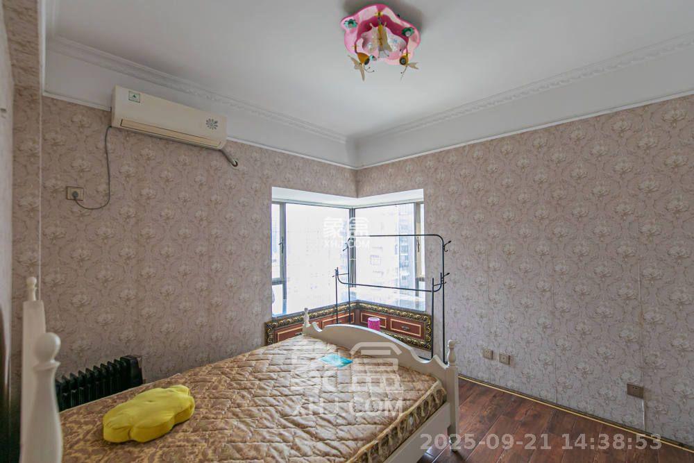 幸福里润城(幸福里二期) 3室2厅2卫 2300.0元/月 幸福里润城(幸福里二期) 3室2厅2卫 2300.0元/月室内图