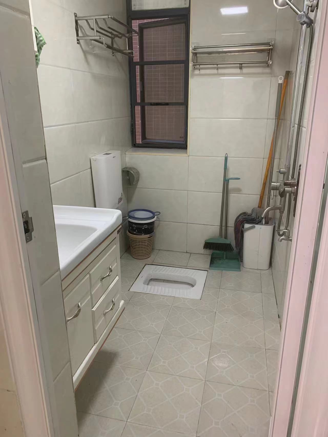 中泰峰境  1室1厅1卫   1400.00元/月室内图