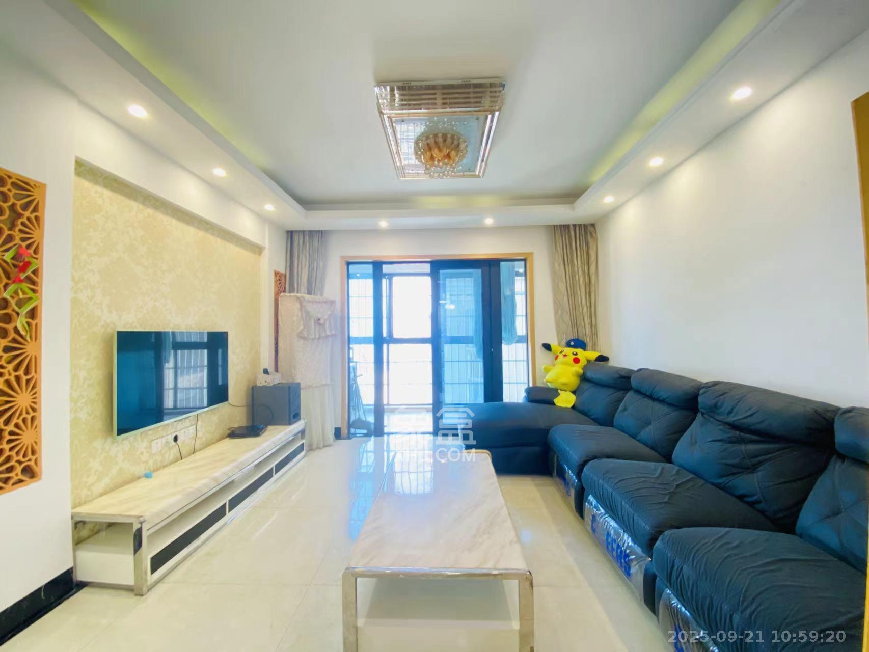 华城广场 3室2厅1卫 2500.0元/月 华城广场 3室2厅1卫 2500.0元/月室内图