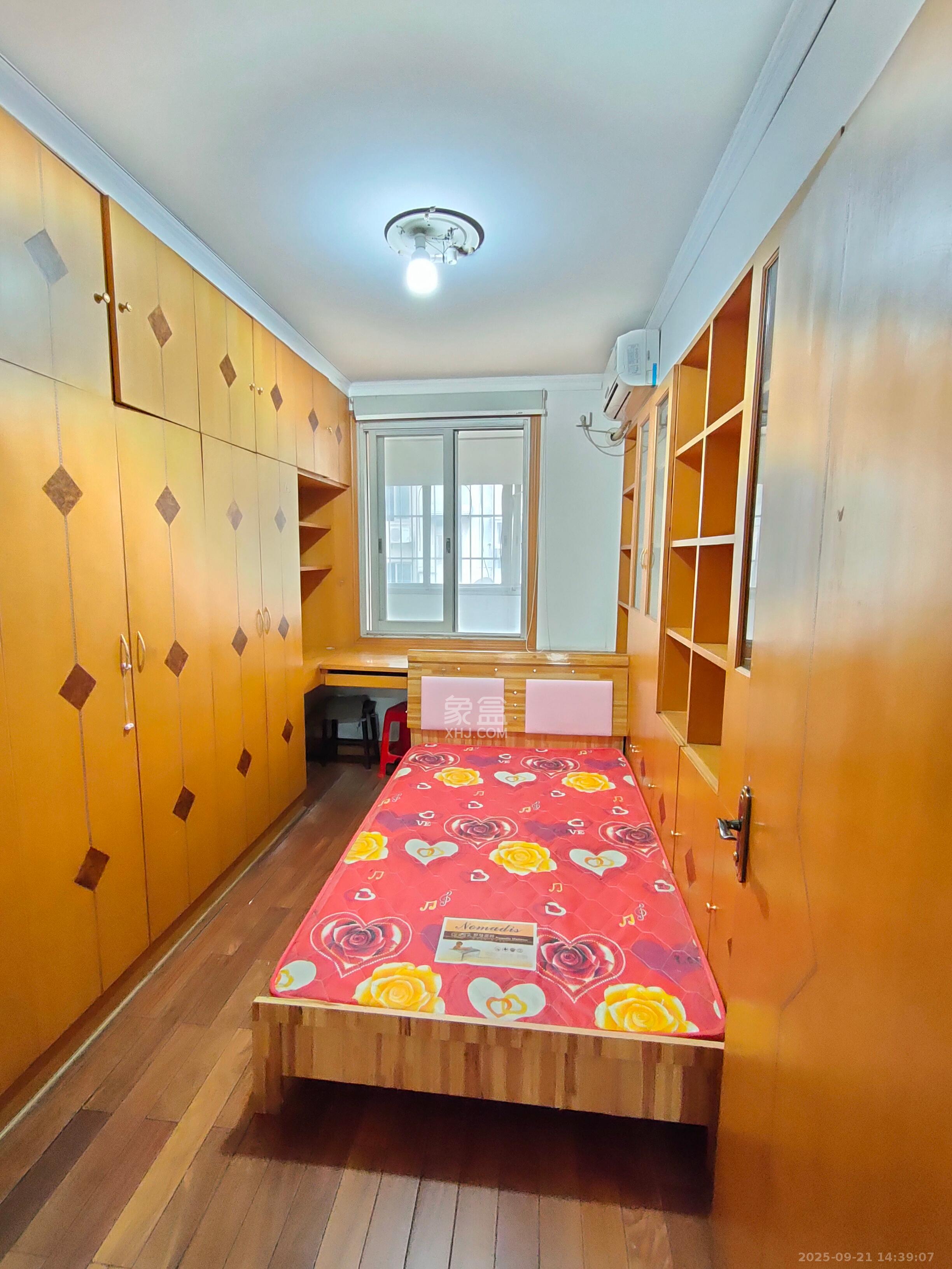 湘计花园  3室2厅1卫    1600.0元/月室内图