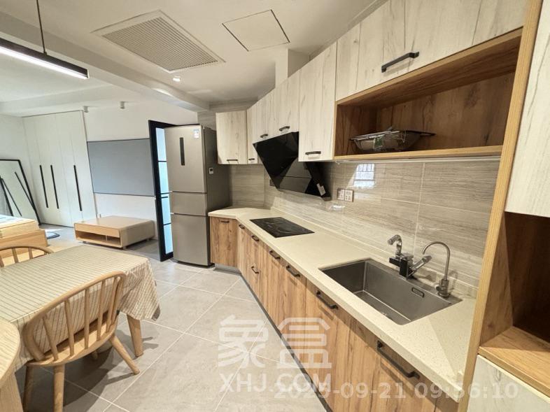 鑫远玲珑  1室1厅1卫    2100.0元/月室内图