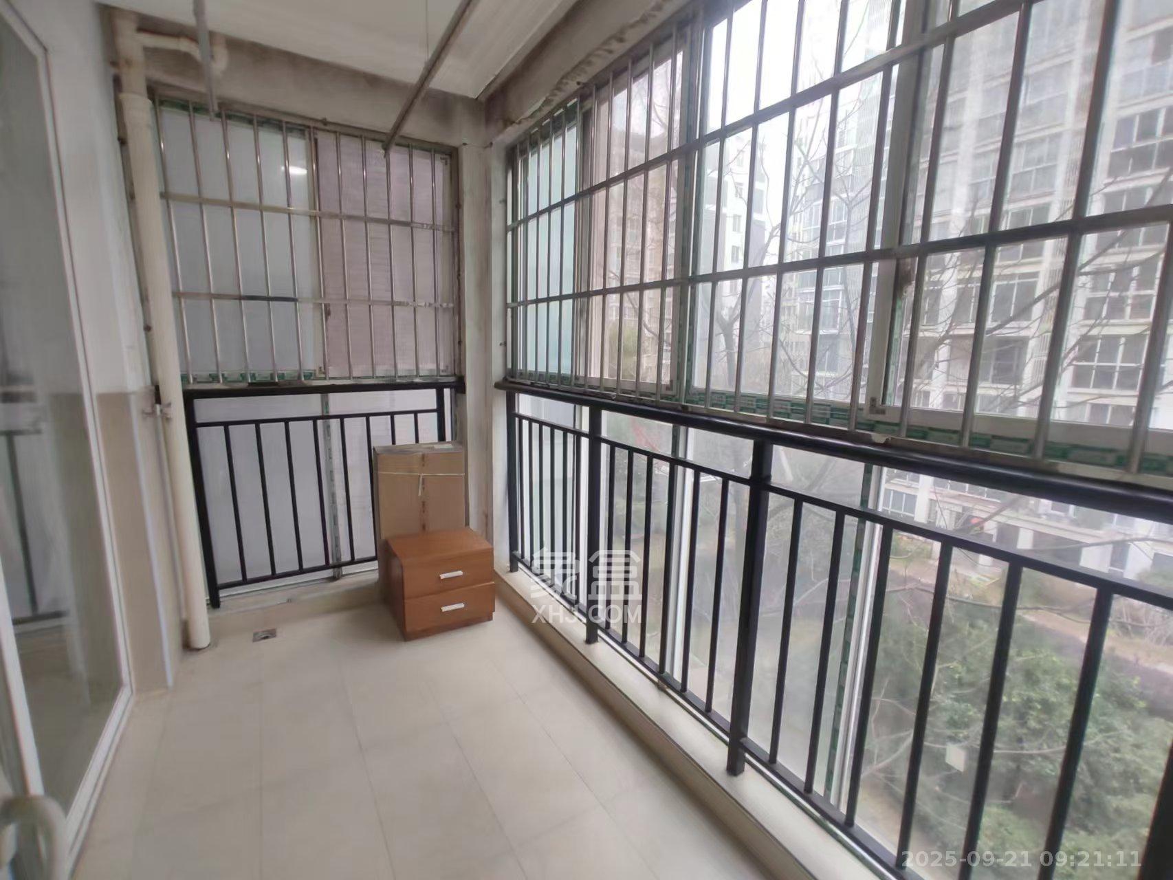 天鸿天府（天鸿中央大院）  3室2厅2卫    2300.0元/月室内图