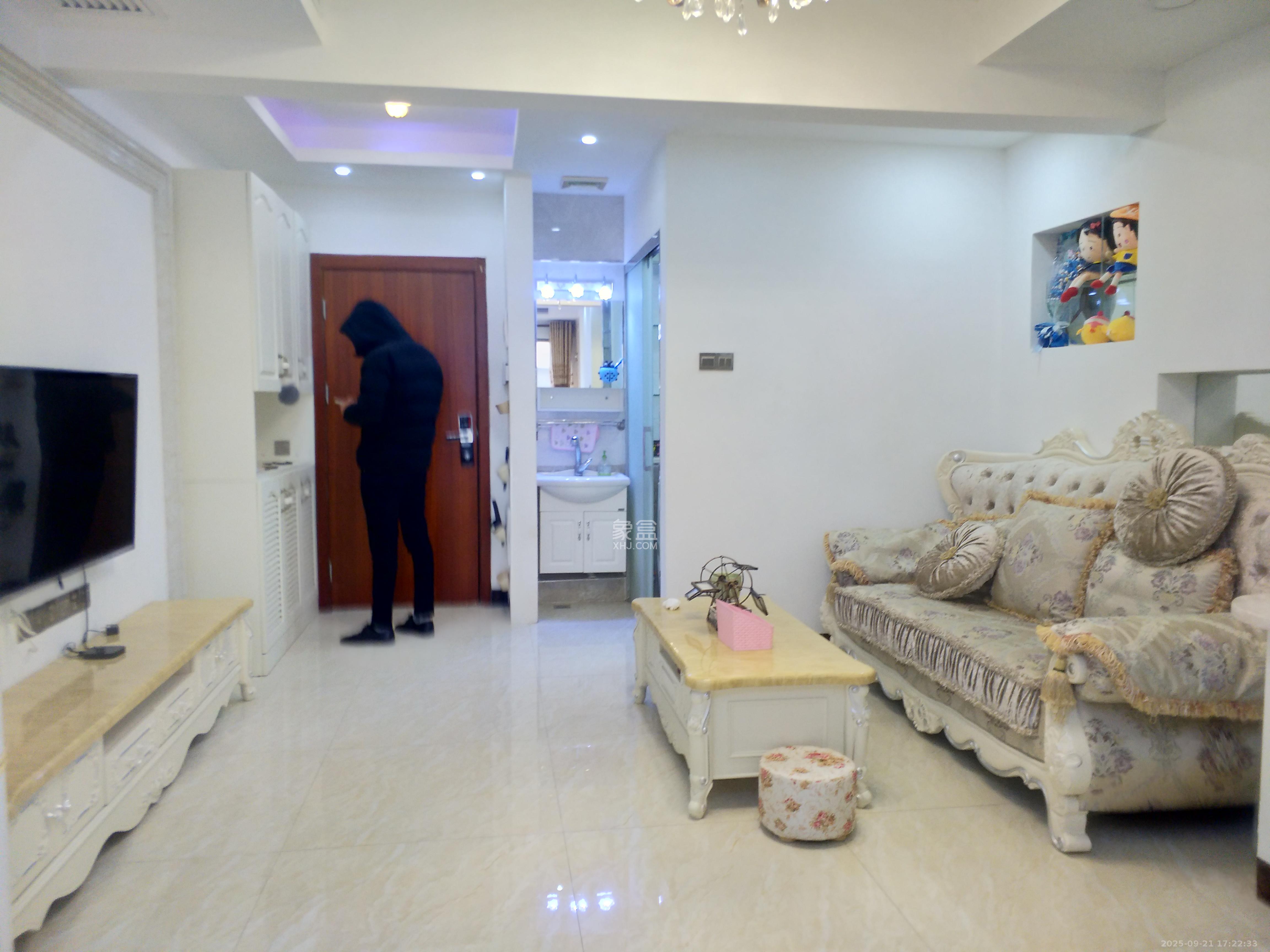 东怡外国（南湖一号)  1室1厅1卫    2600.0元/月室内图