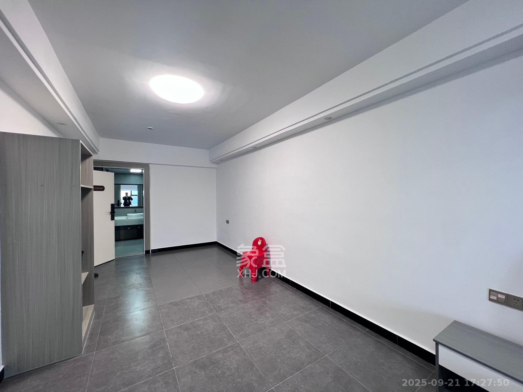 裕天国际商汇中心 1室1厅1卫 1600.0元/月 裕天国际商汇中心 1室1厅1卫 1600.0元/月室内图