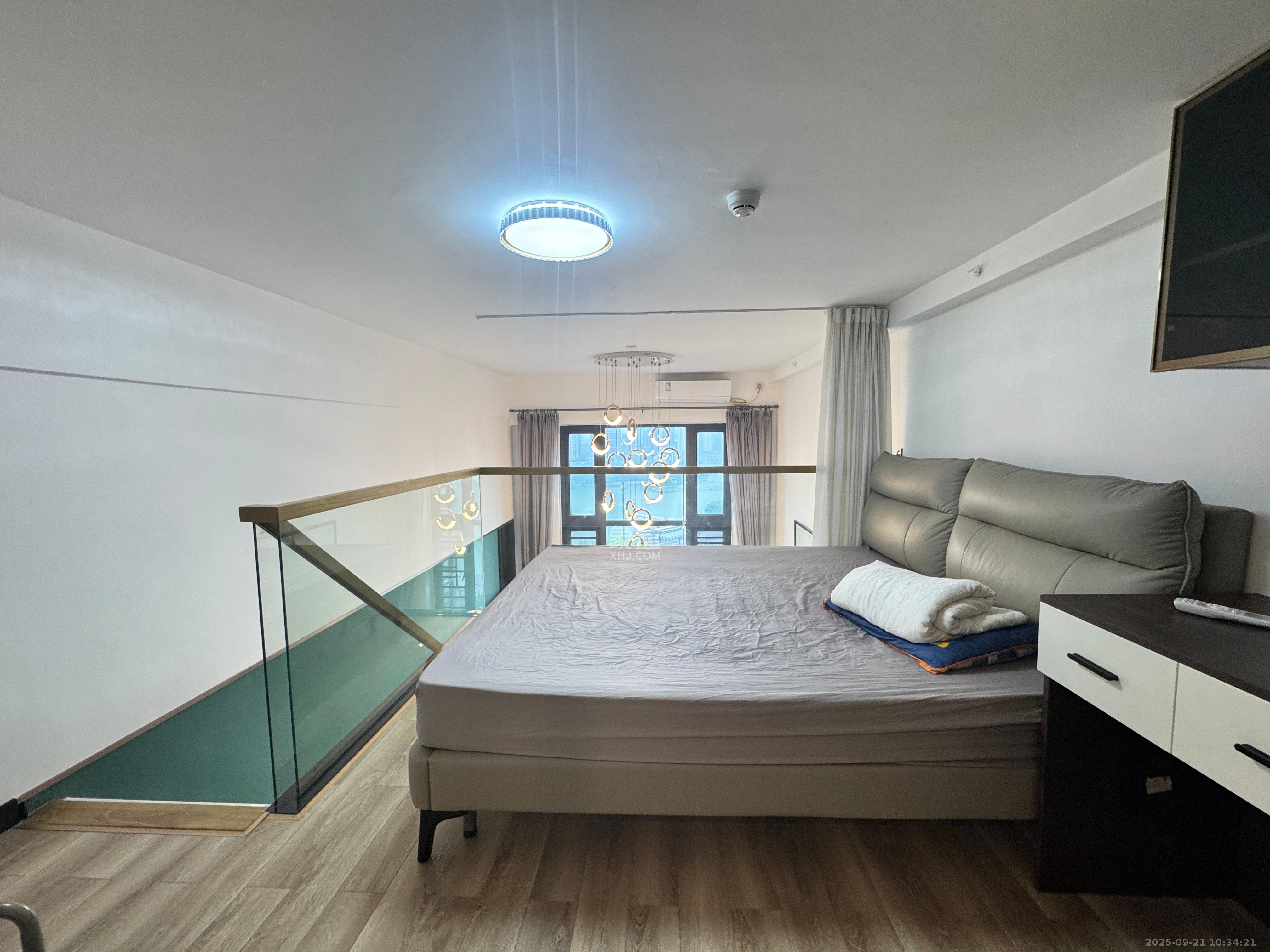 藏珑湖上公馆  1室1厅2卫    2500.0元/月室内图