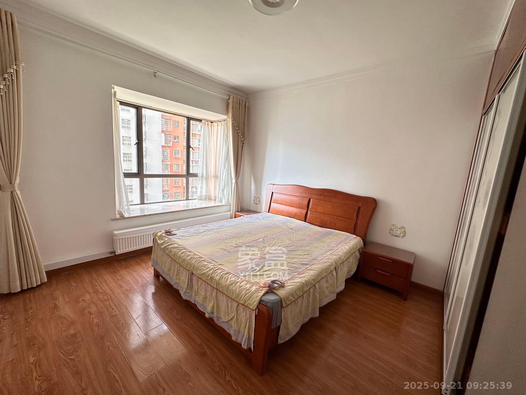 德庆水韵山城 1室2厅2卫 2400.0元/月 德庆水韵山城 1室2厅2卫 2400.0元/月室内图