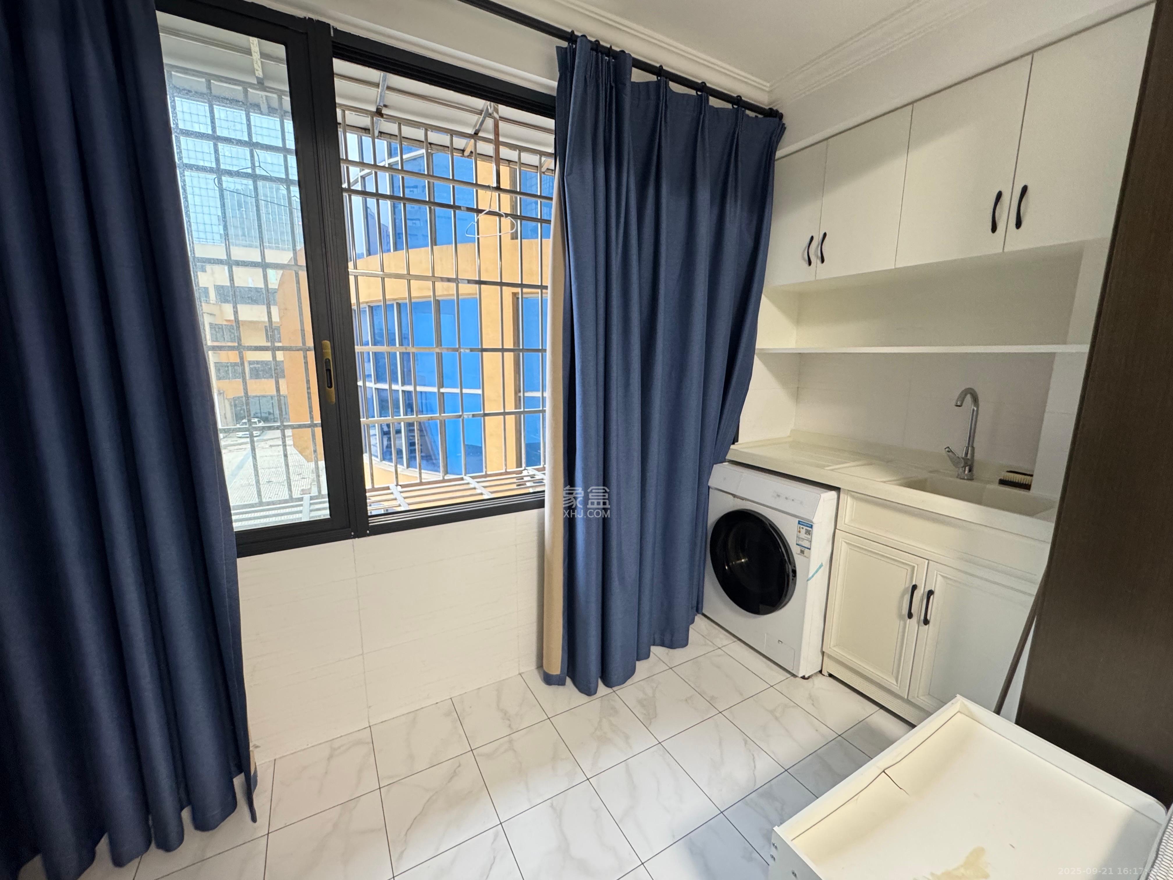 园中园  3室2厅1卫    3000.0元/月室内图