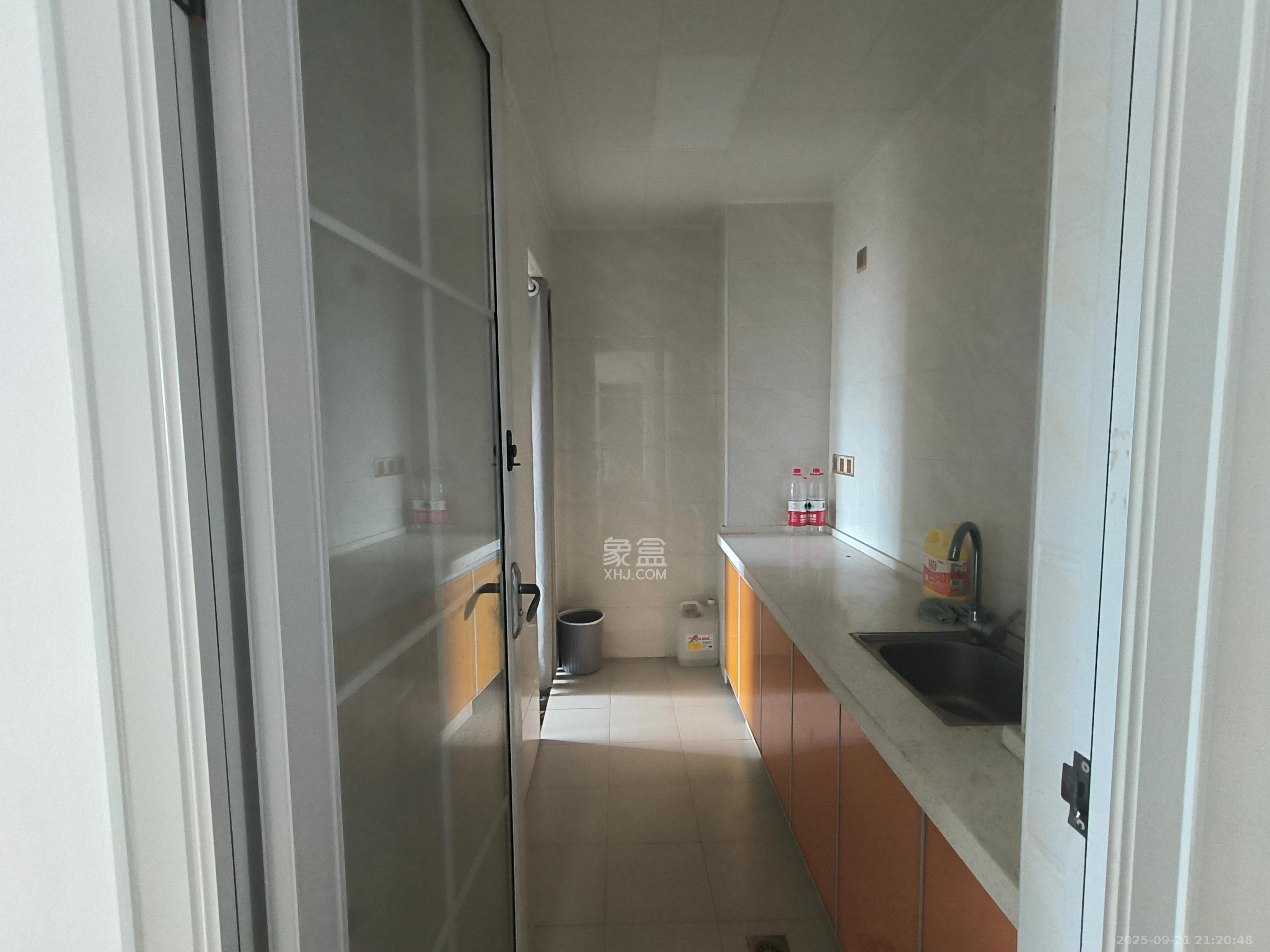 雅阁国际 1室1厅1卫 3800.0元/月 雅阁国际 1室1厅1卫 3800.0元/月室内图