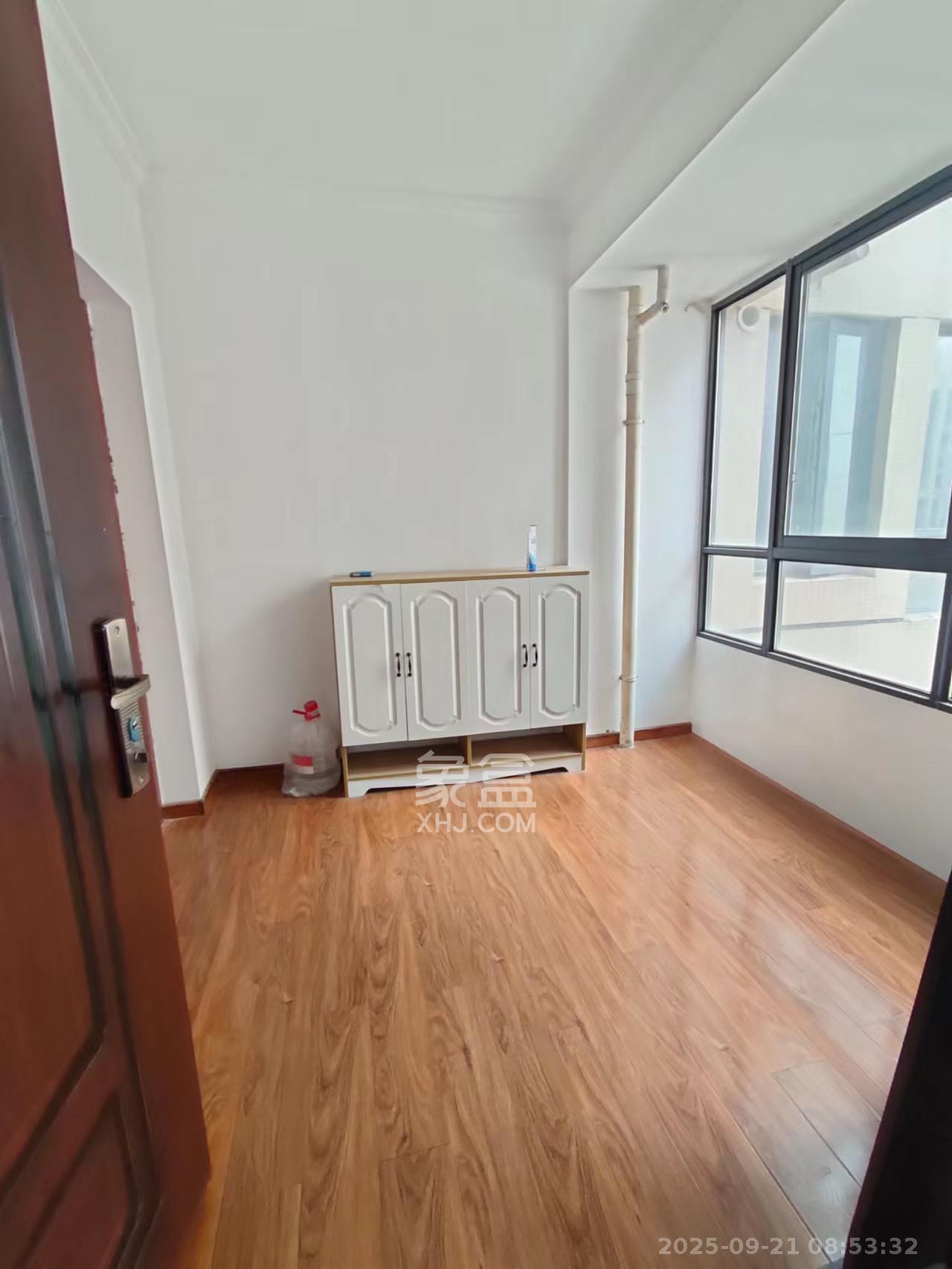 长房时代城 2室2厅1卫 2200.0元/月 长房时代城 2室2厅1卫 2200.0元/月室内图