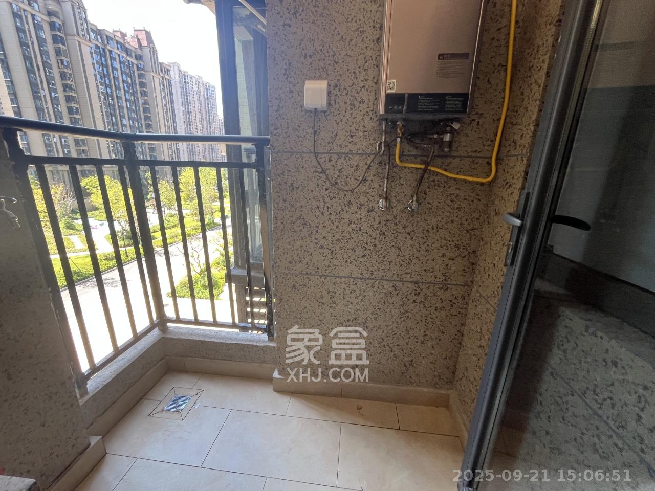 恒大江湾  3室2厅1卫    2400.0元/月 恒大江湾  3室2厅1卫    2400.0元/月室内图