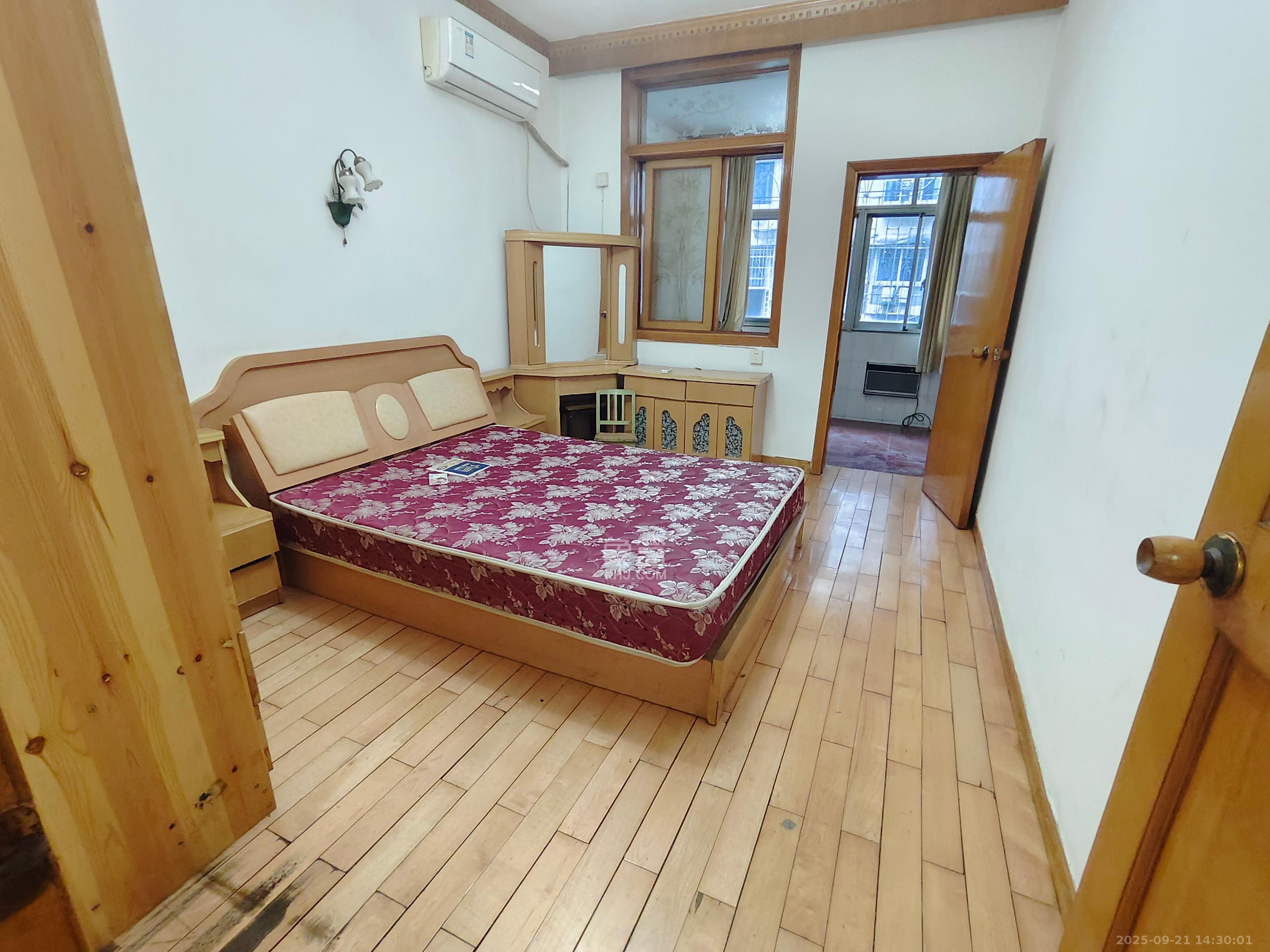 梨子山小区 2室1厅1卫 1700.0元/月 梨子山小区 2室1厅1卫 1700.0元/月室内图