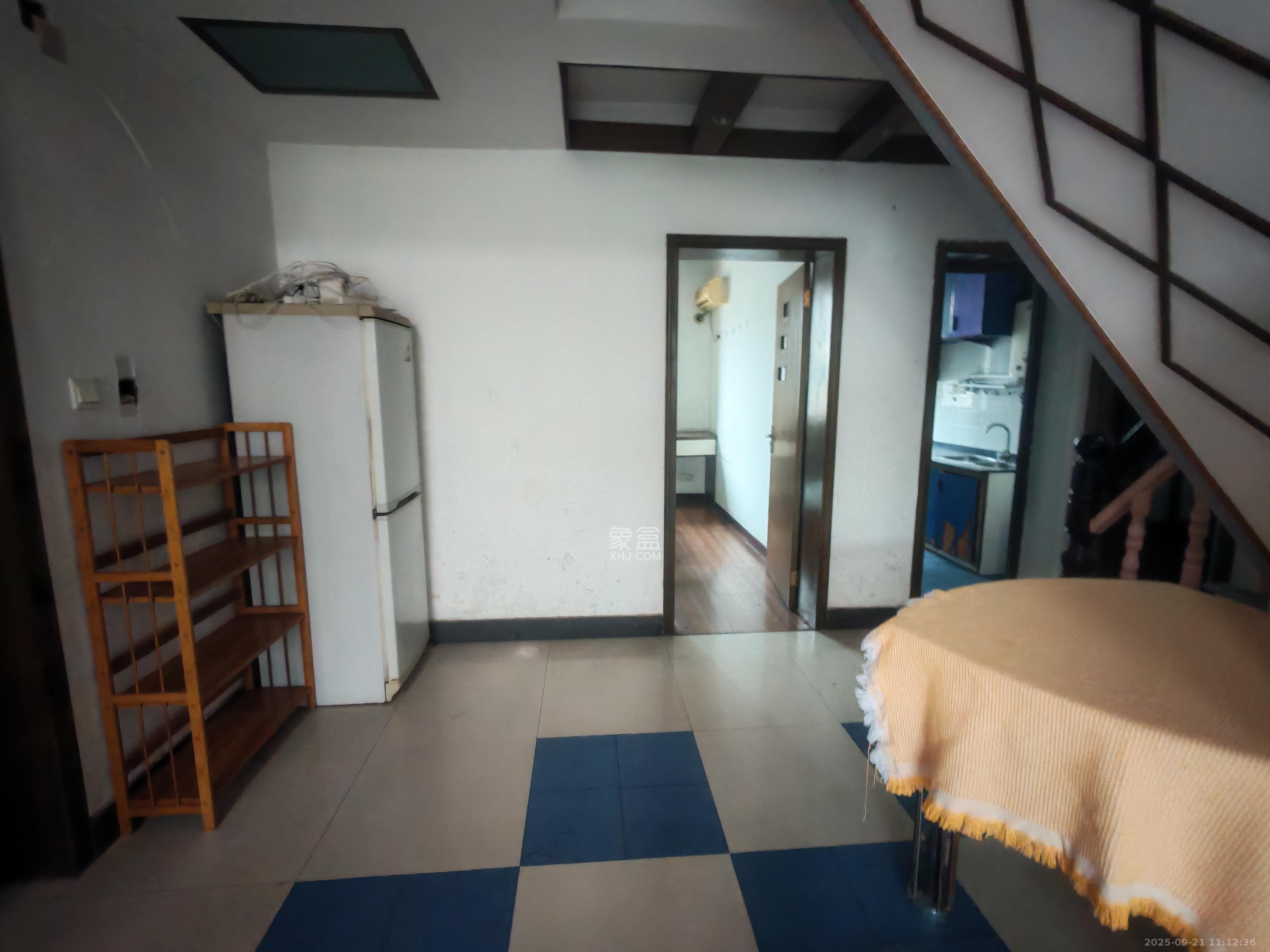 锦源小区 4室2厅2卫 1700.0元/月 锦源小区 4室2厅2卫 1700.0元/月室内图