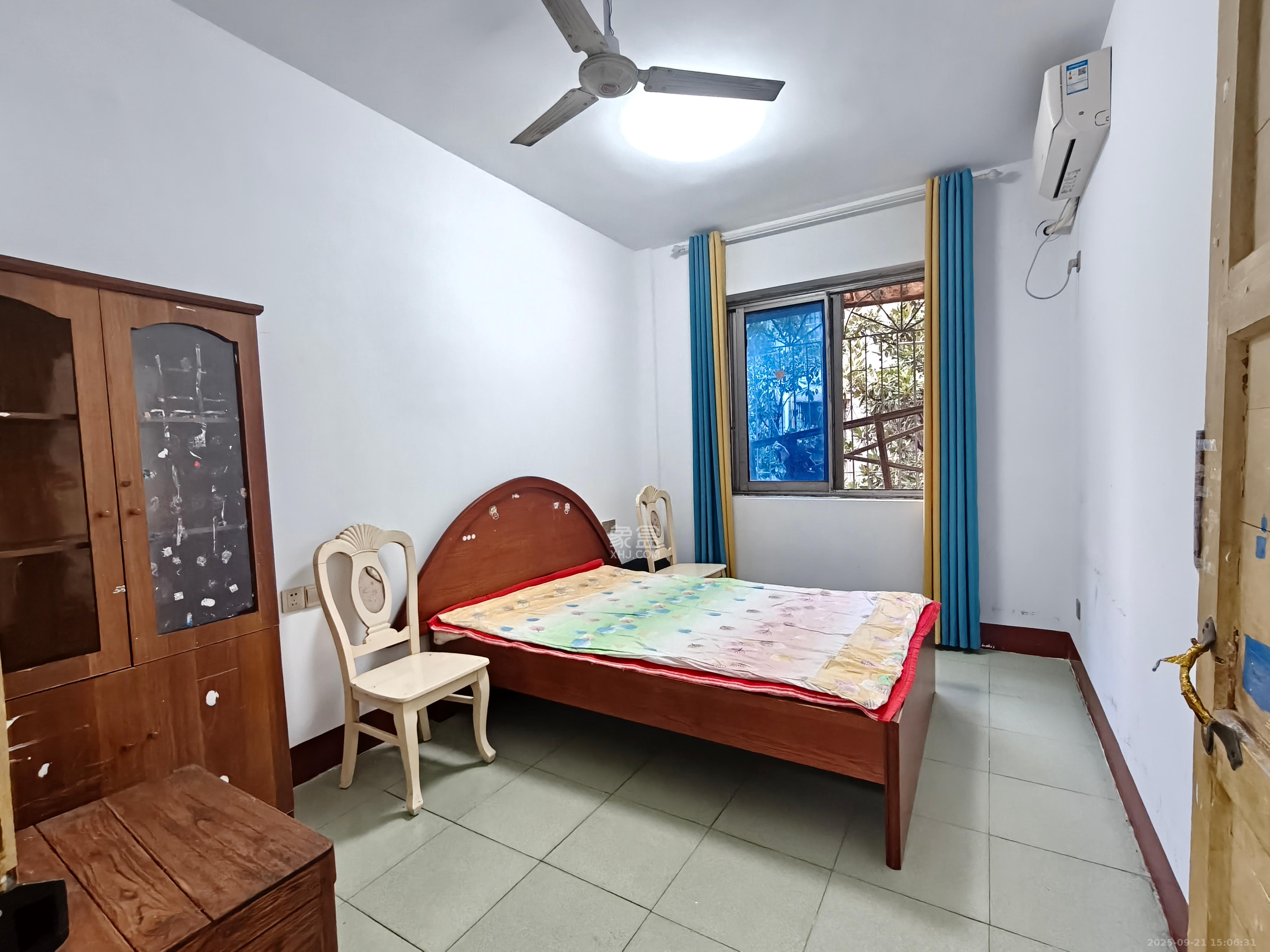 新合四组 3室2厅1卫 1500.0元/月 新合四组 3室2厅1卫 1500.0元/月室内图