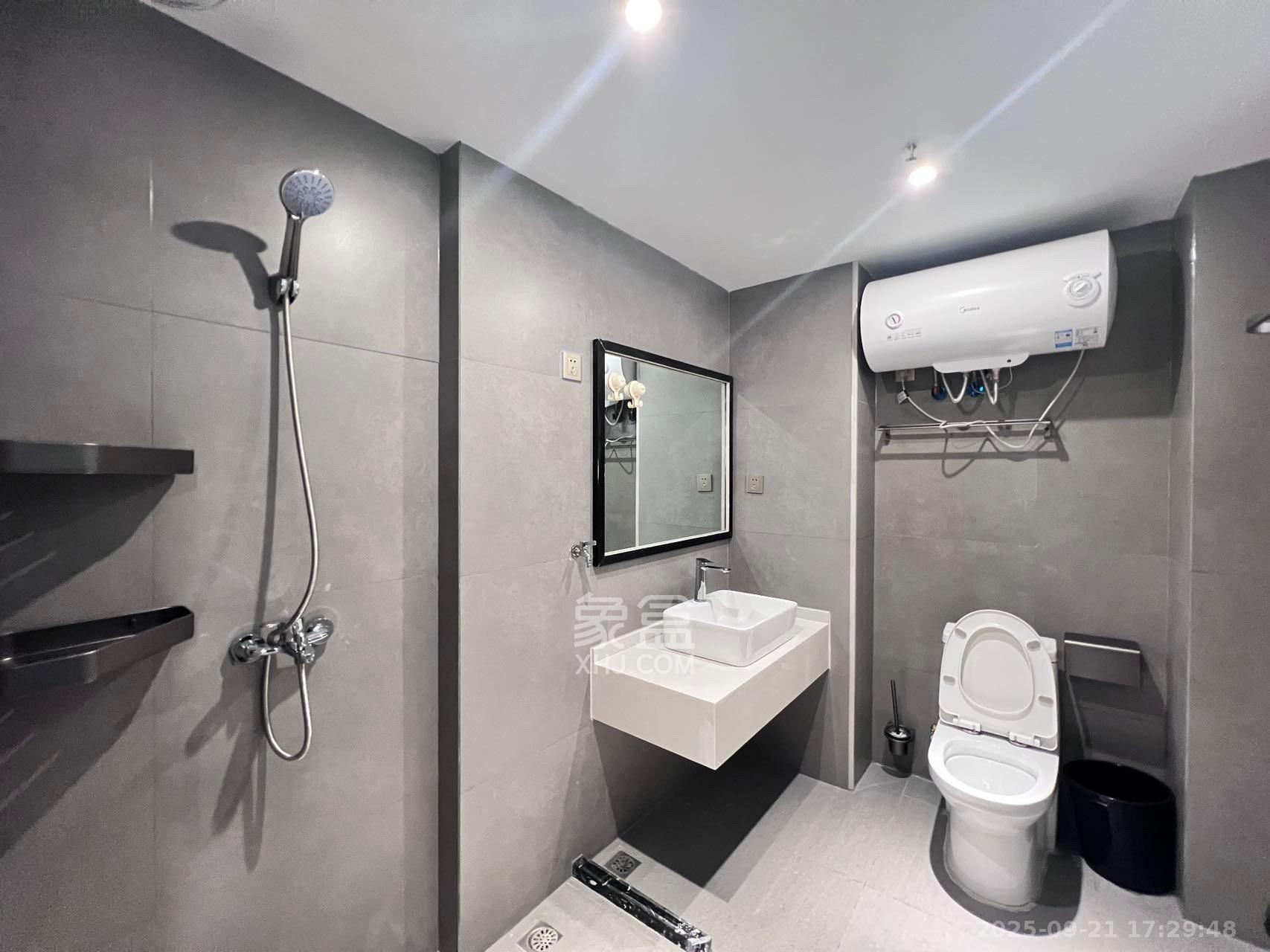 裕天国际商汇中心 1室1厅1卫 1400.0元/月 裕天国际商汇中心 1室1厅1卫 1400.0元/月室内图