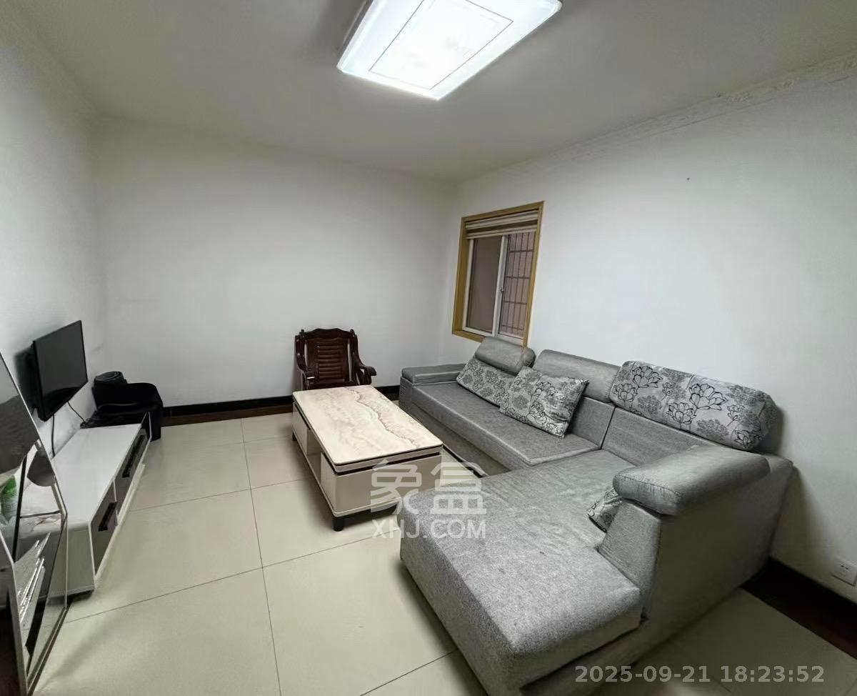 和馨园 1室2厅1卫 750.0元/月 和馨园 1室2厅1卫 750.0元/月室内图