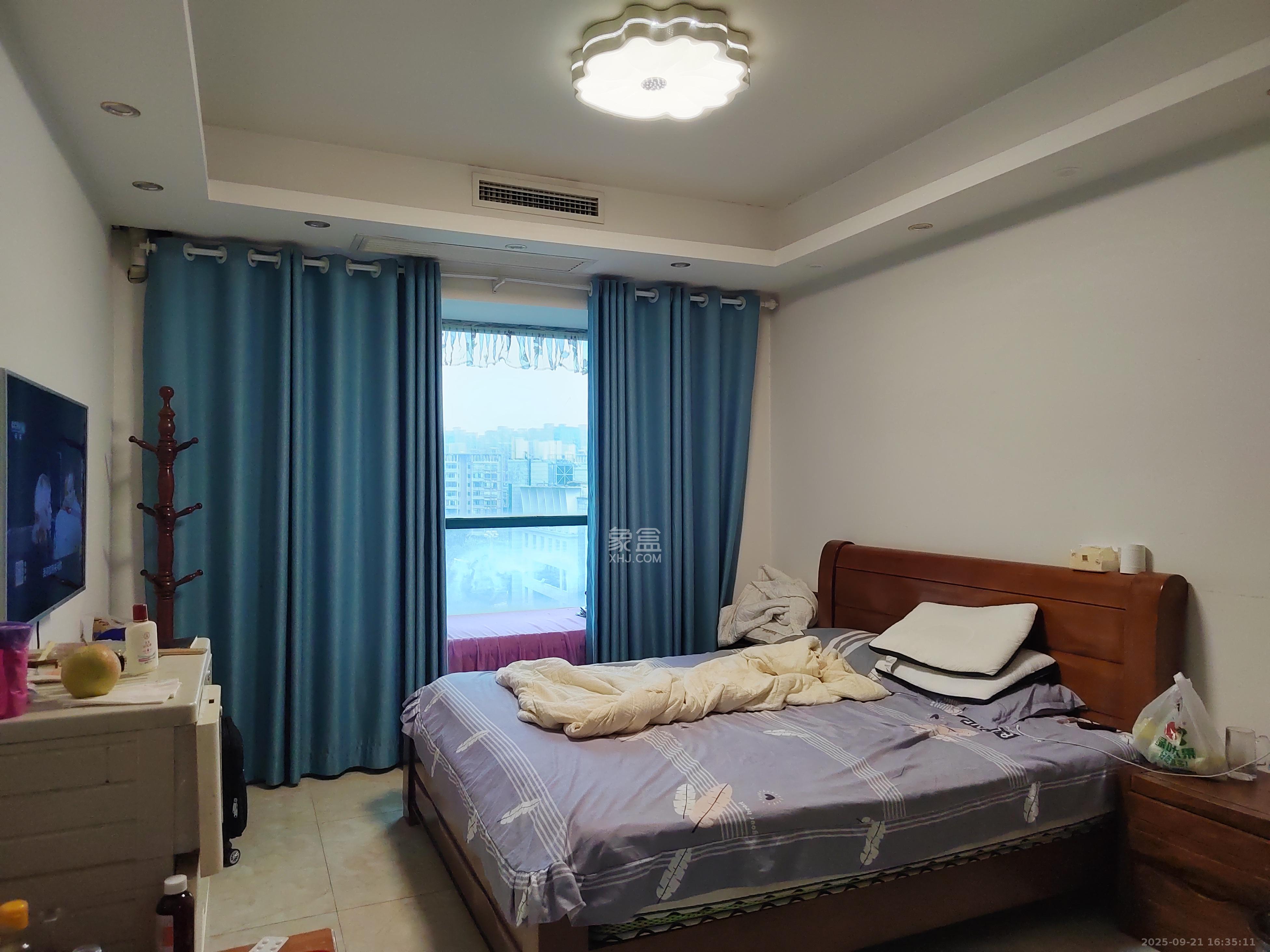 湘府东苑  3室1厅2卫    2300.0元/月室内图